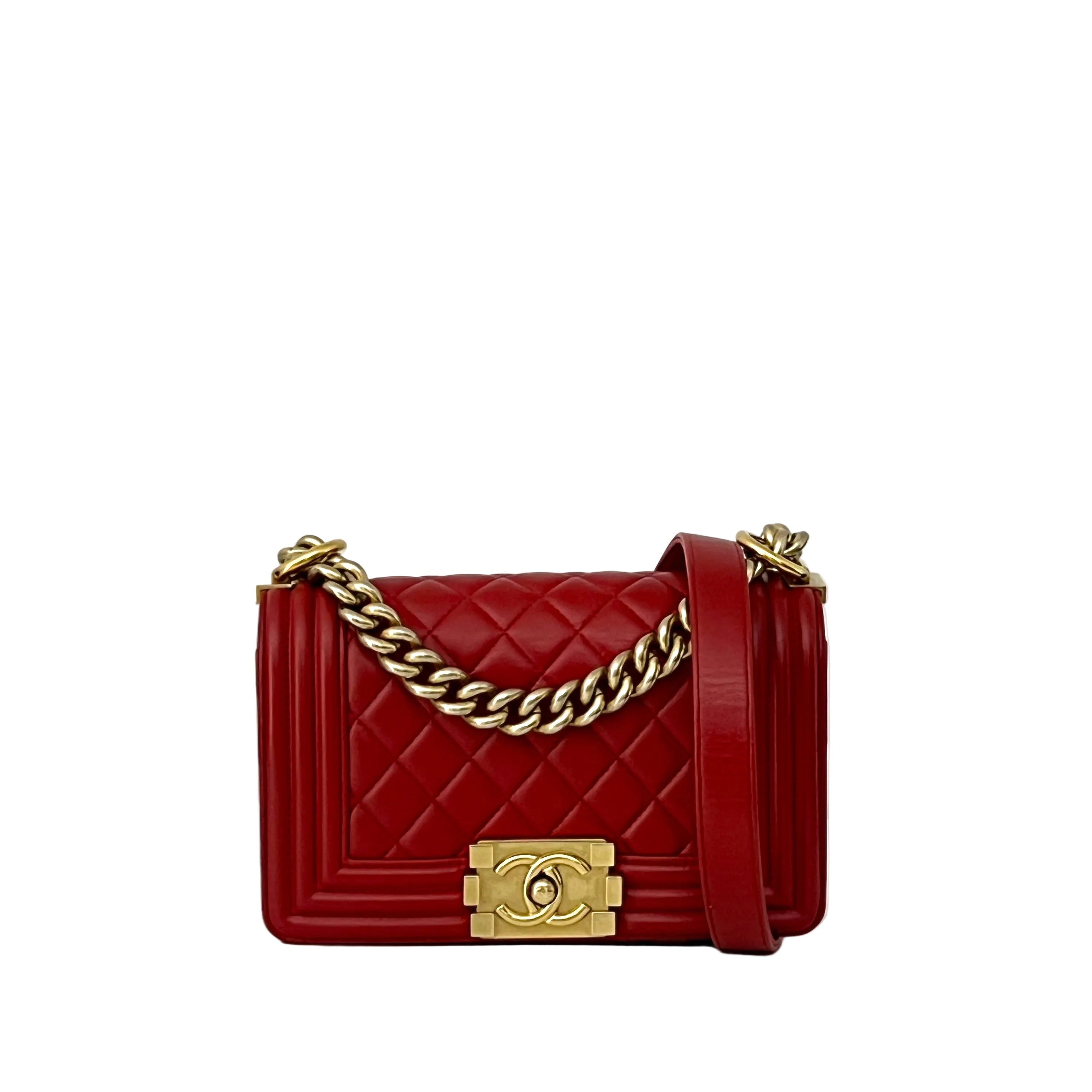 Sac à bandoulière CHANEL Boy cuir d'agneau rouge