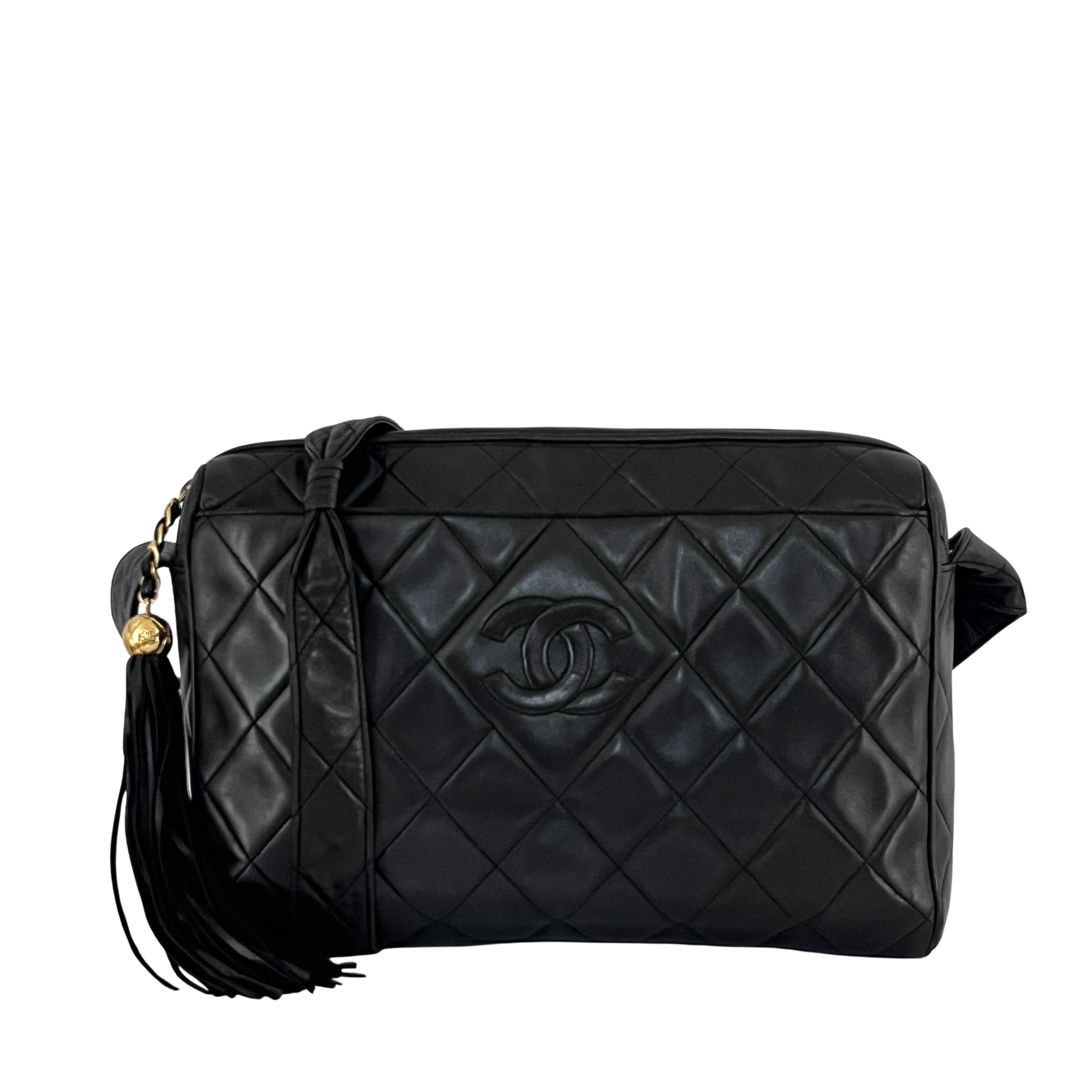 Sac à main CHANEL Camera Bag cuir d'agneau noir
