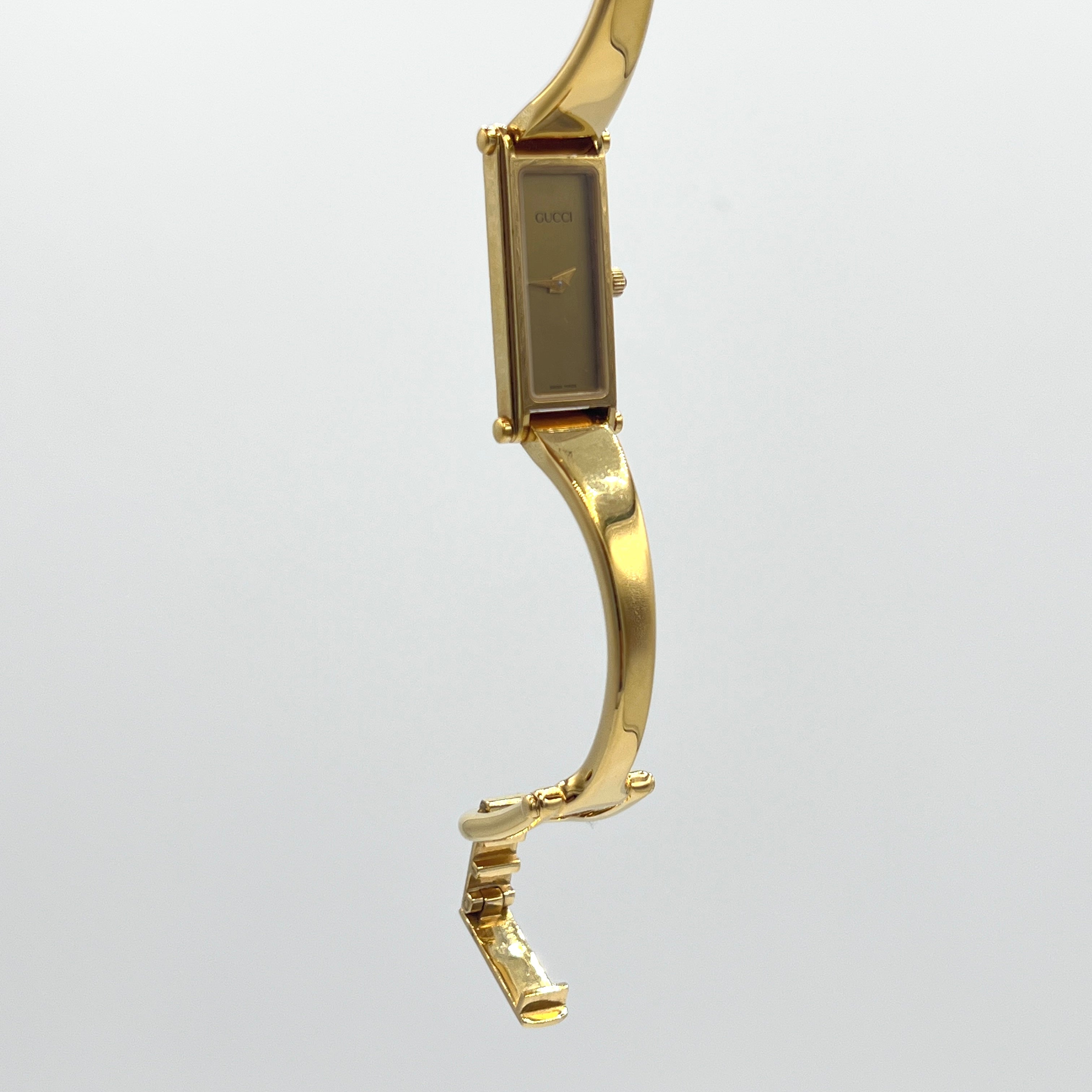 Montre GUCCI 1500 plaqué or Doré