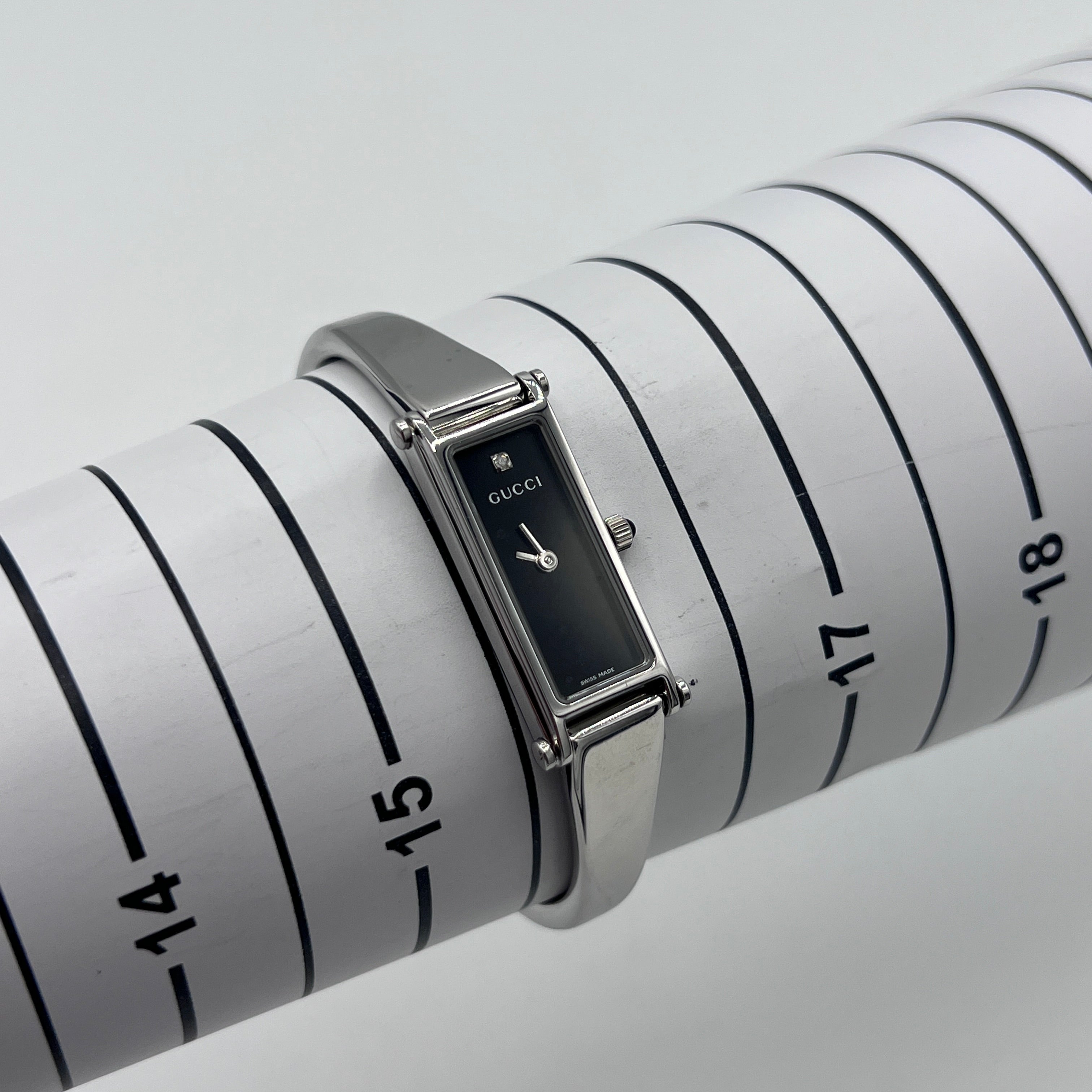 Montre GUCCI 1500 L acier Argenté