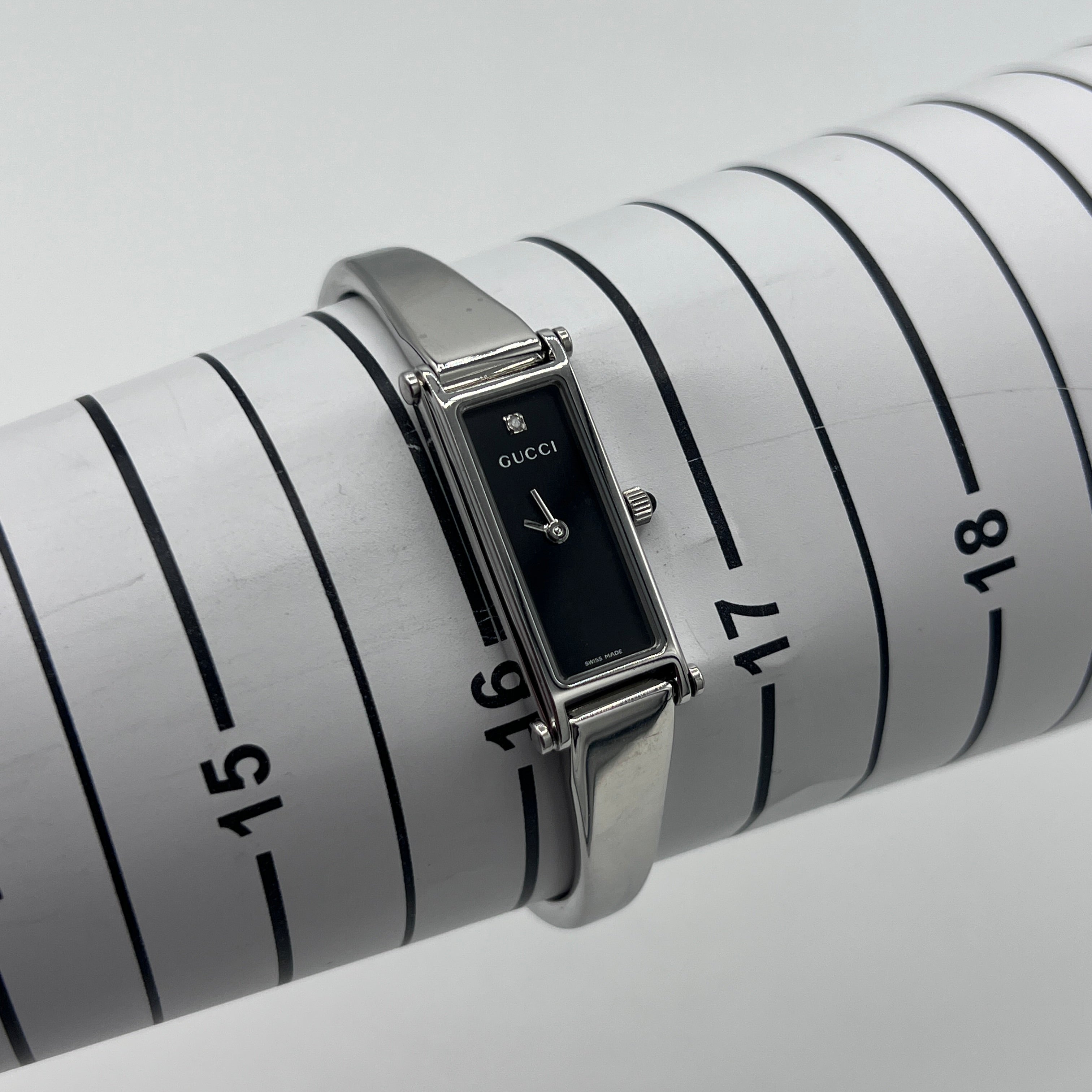 Montre GUCCI 1500 L acier Argenté