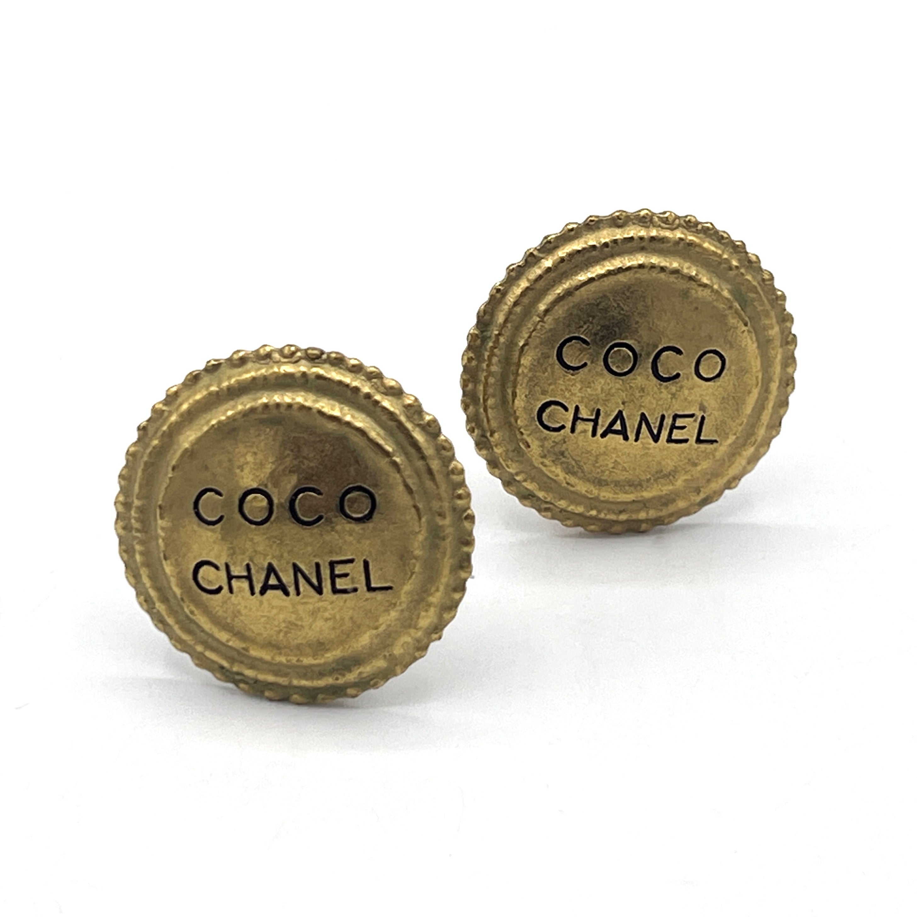 Boucles d'oreilles CHANEL Coco Médaillon Clip On métal doré