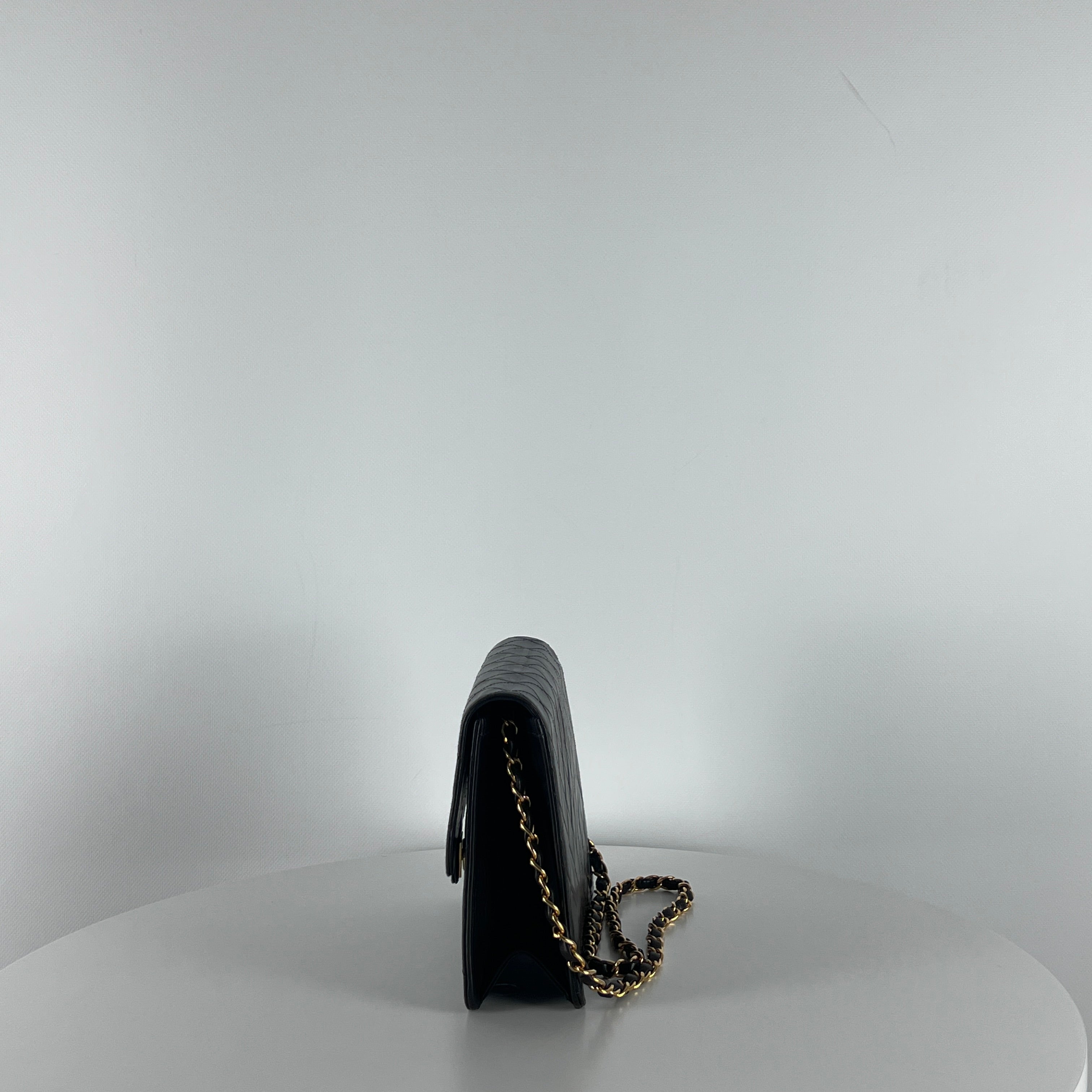 Sac à main CHANEL Single Flap cuir noir