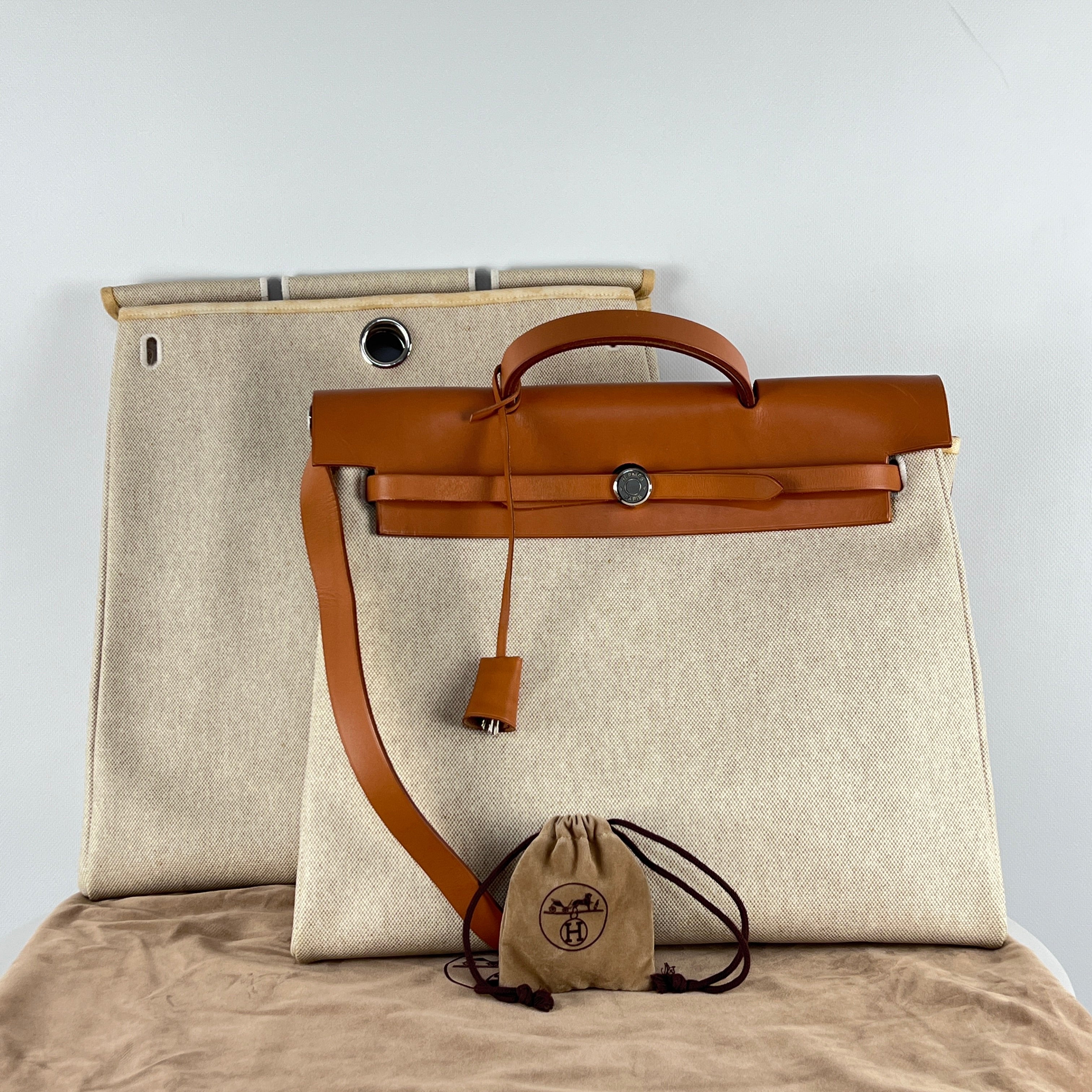 Sac à main HERMES Herbag toile et cuir marron