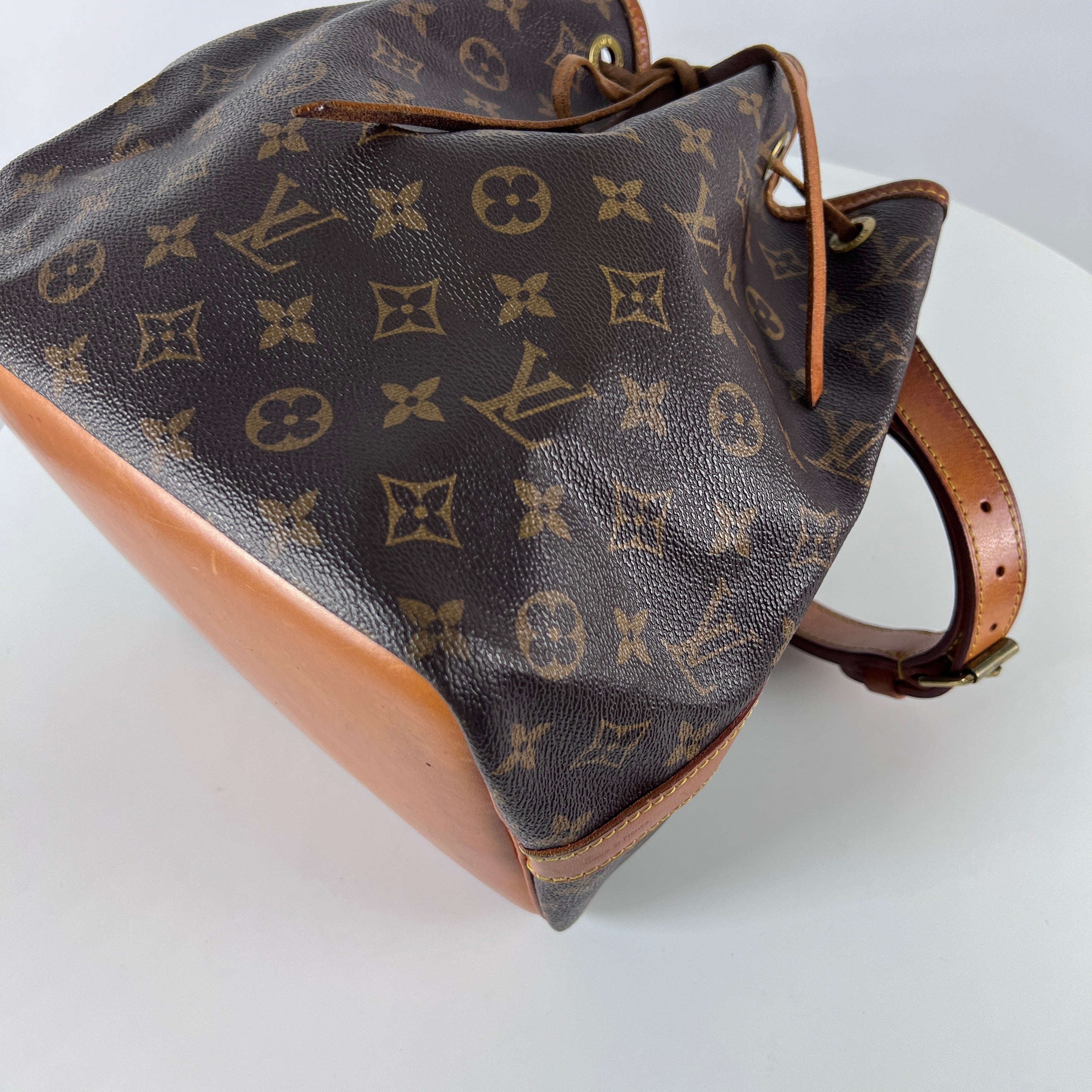 Sac à main LOUIS VUITTON Noé toile et cuir marron