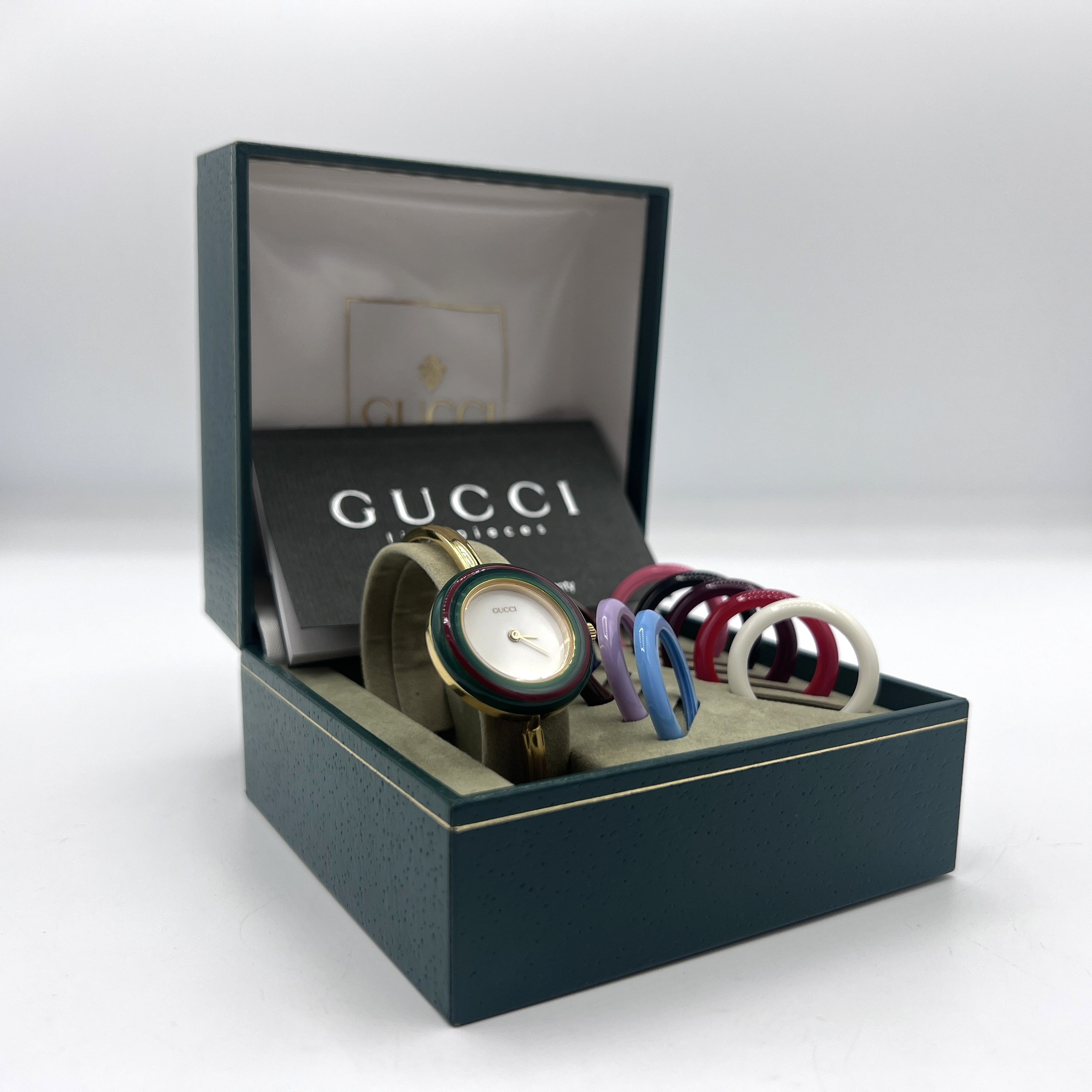 Montre GUCCI 11/12.2 plaqué or doré