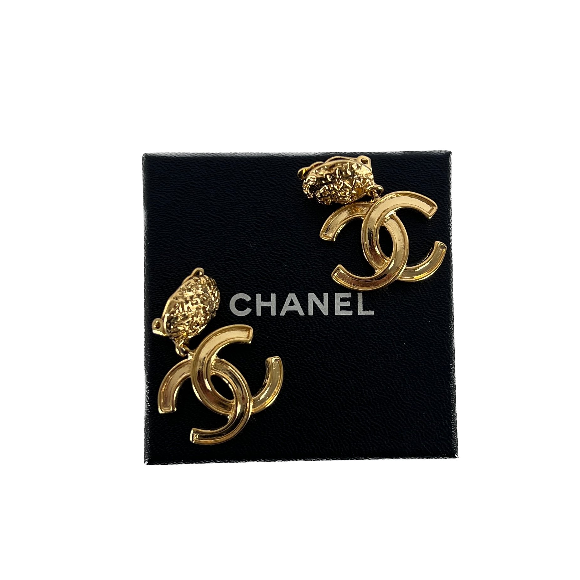 Boucles d'oreilles CHANEL CC Clip On métal doré