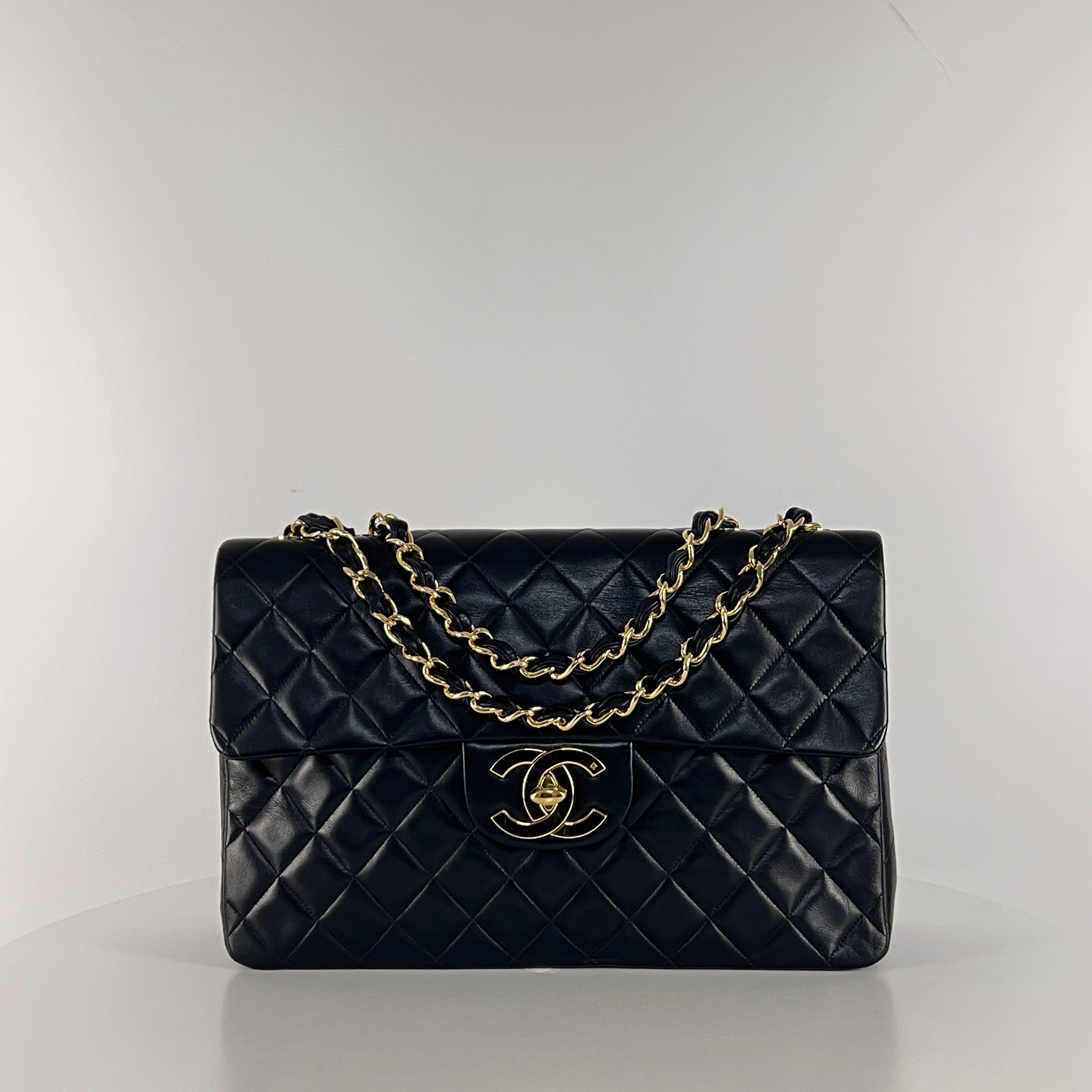 Sac à main CHANEL Timeless Classique Maxi cuir noir