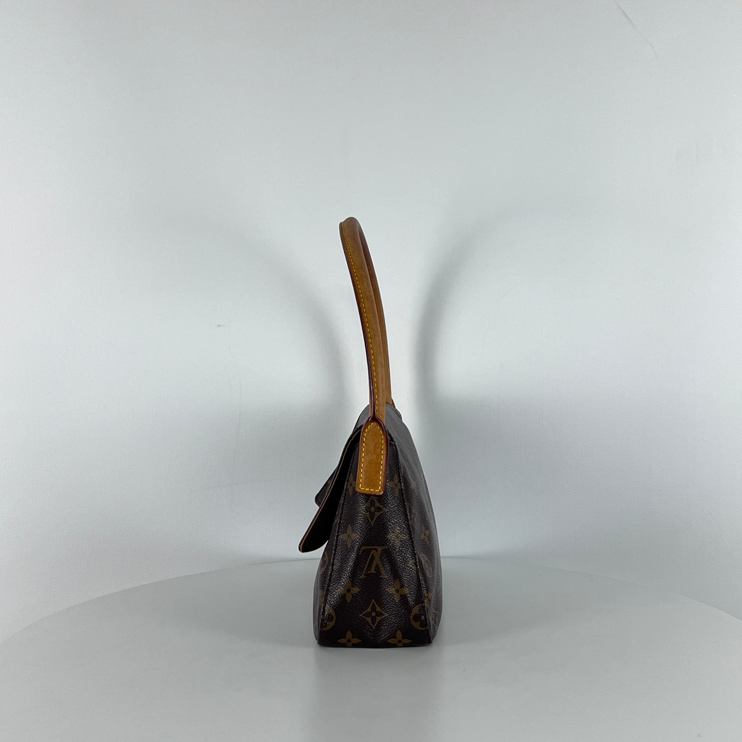 LOUIS VUITTON Looping handbag in brown canvas and leather