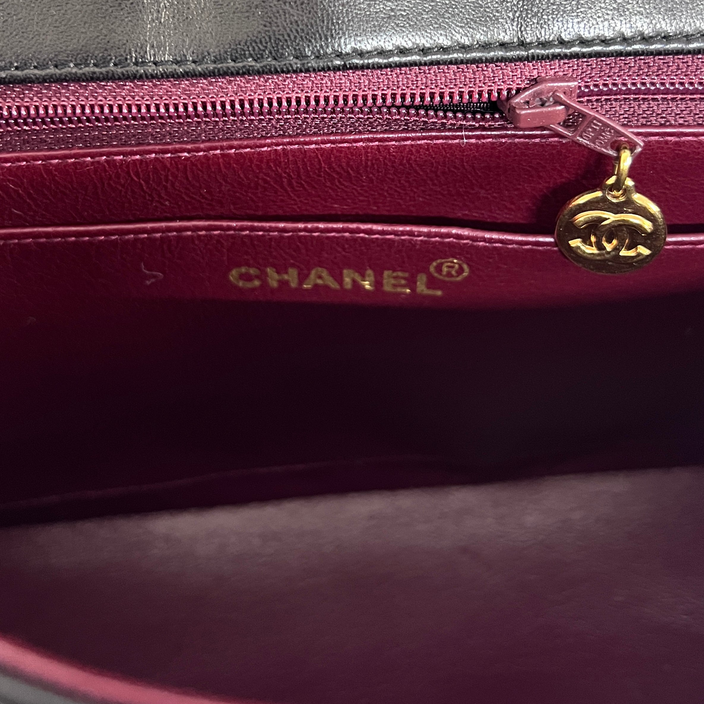 Sac à main CHANEL Diana cuir noir