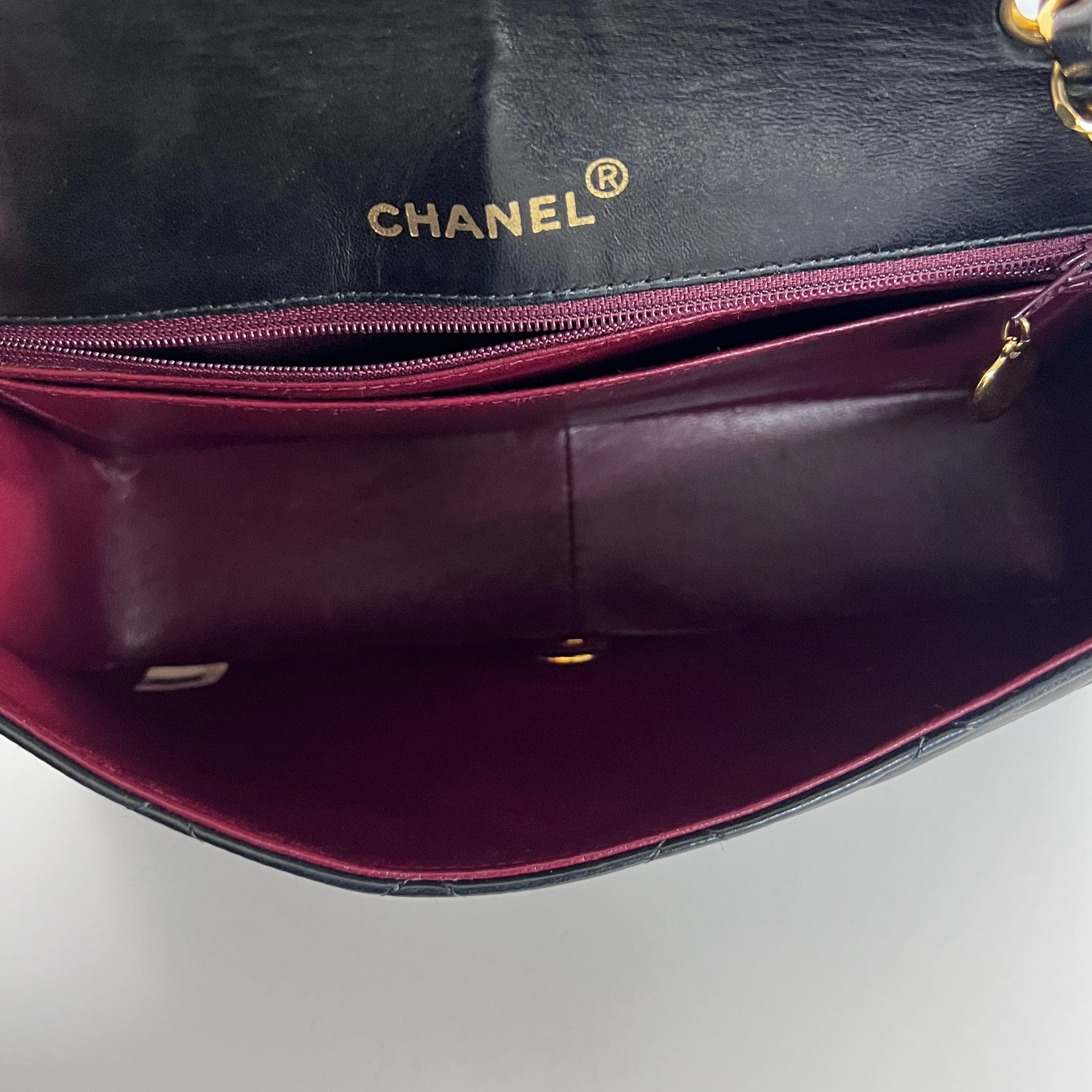 Sac à main CHANEL Diana cuir noir