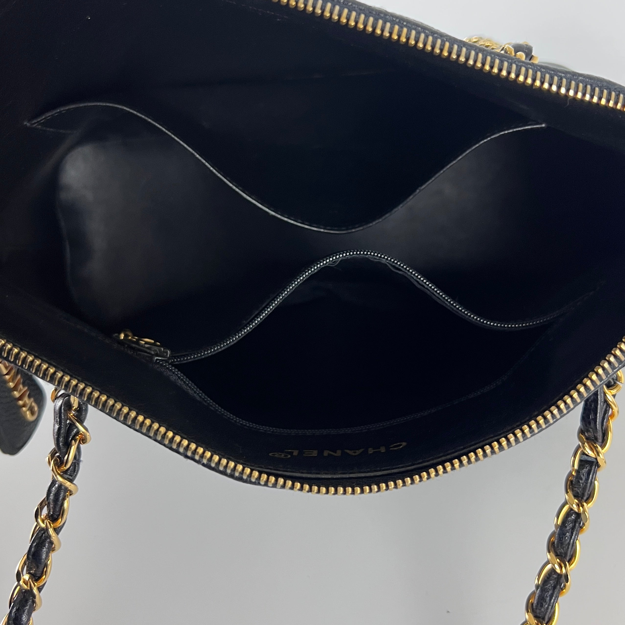 Sac à main CHANEL Shopping cuir noir