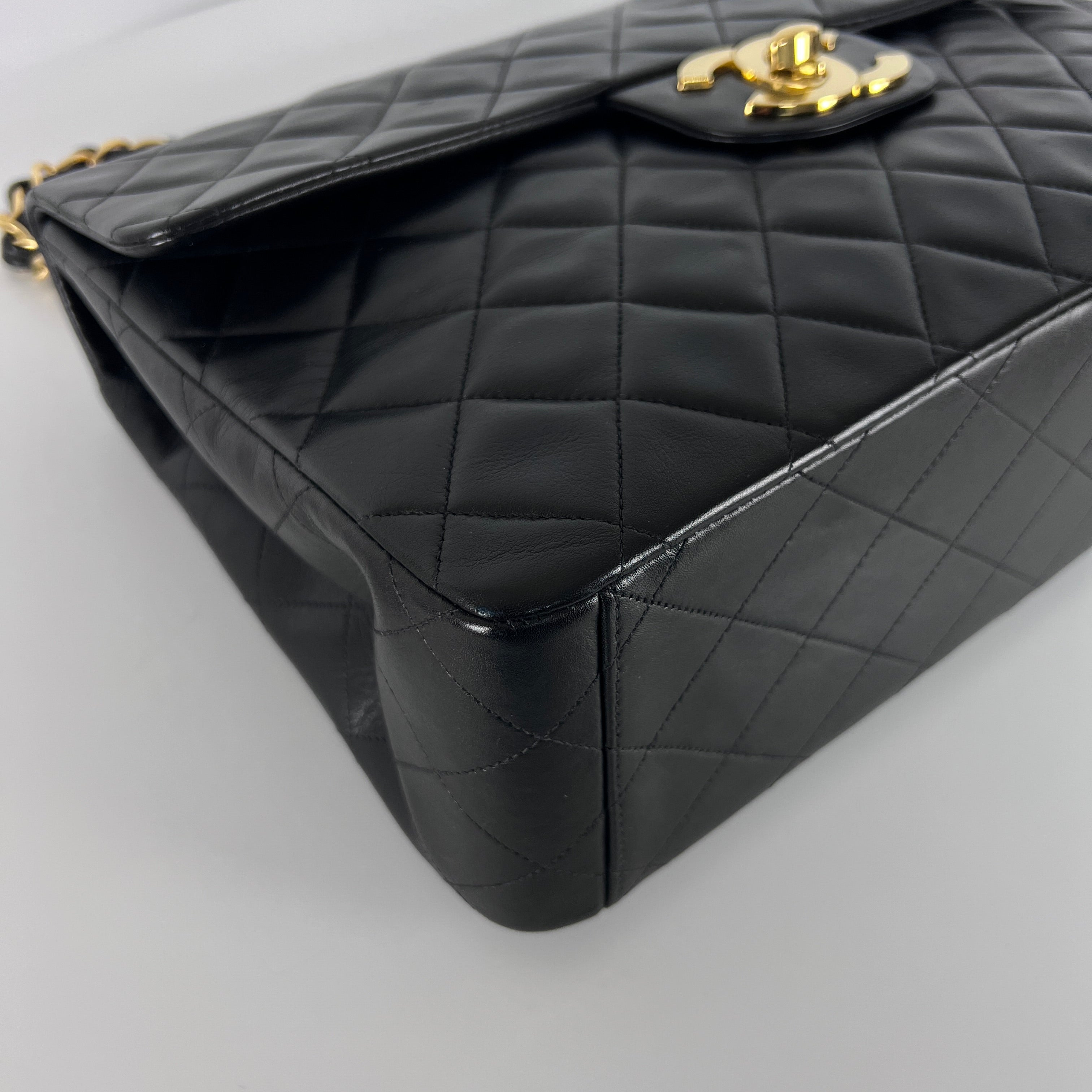 Sac à main CHANEL Timeless Classique Maxi cuir noir
