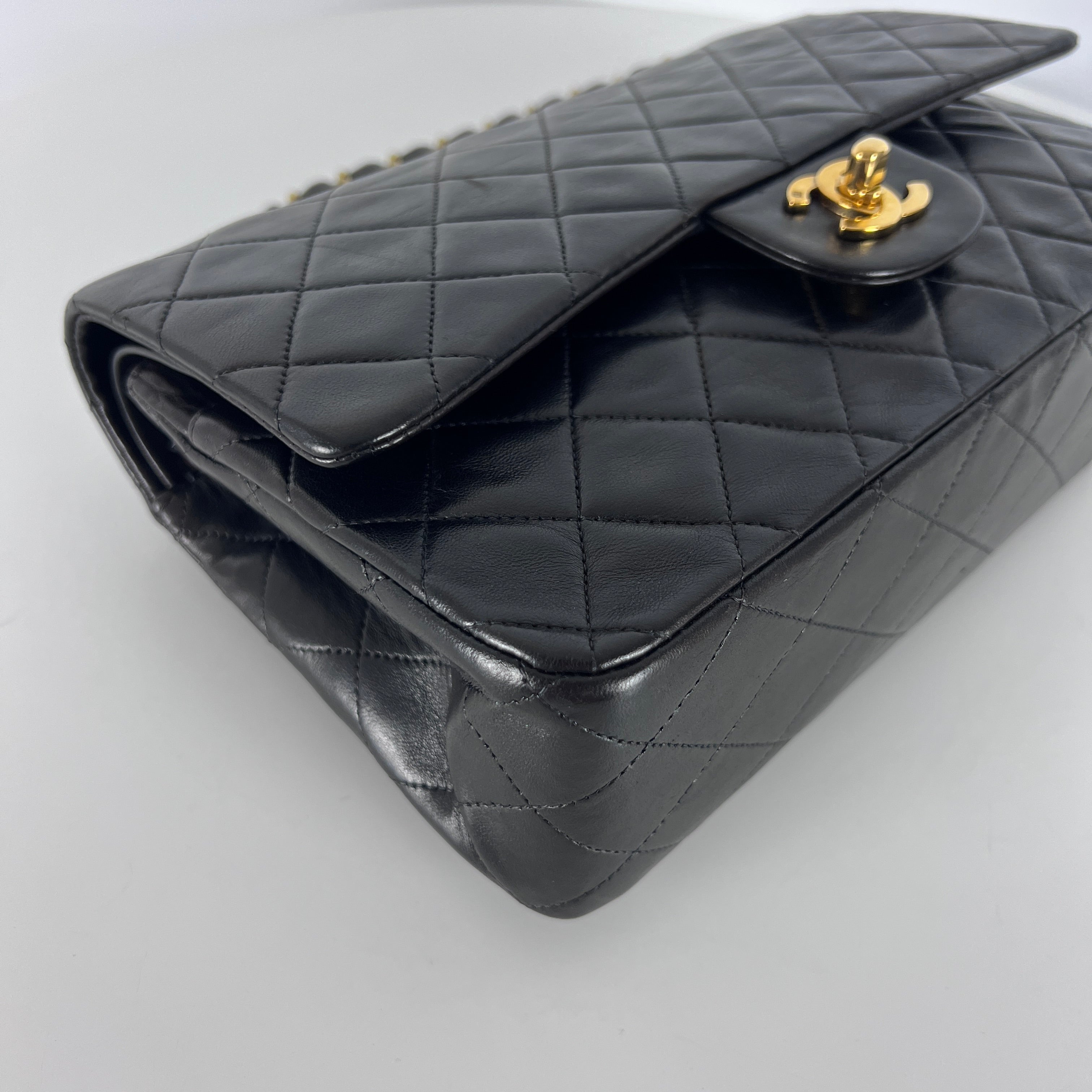 Sac à main CHANEL Timeless Classique Medium cuir noir