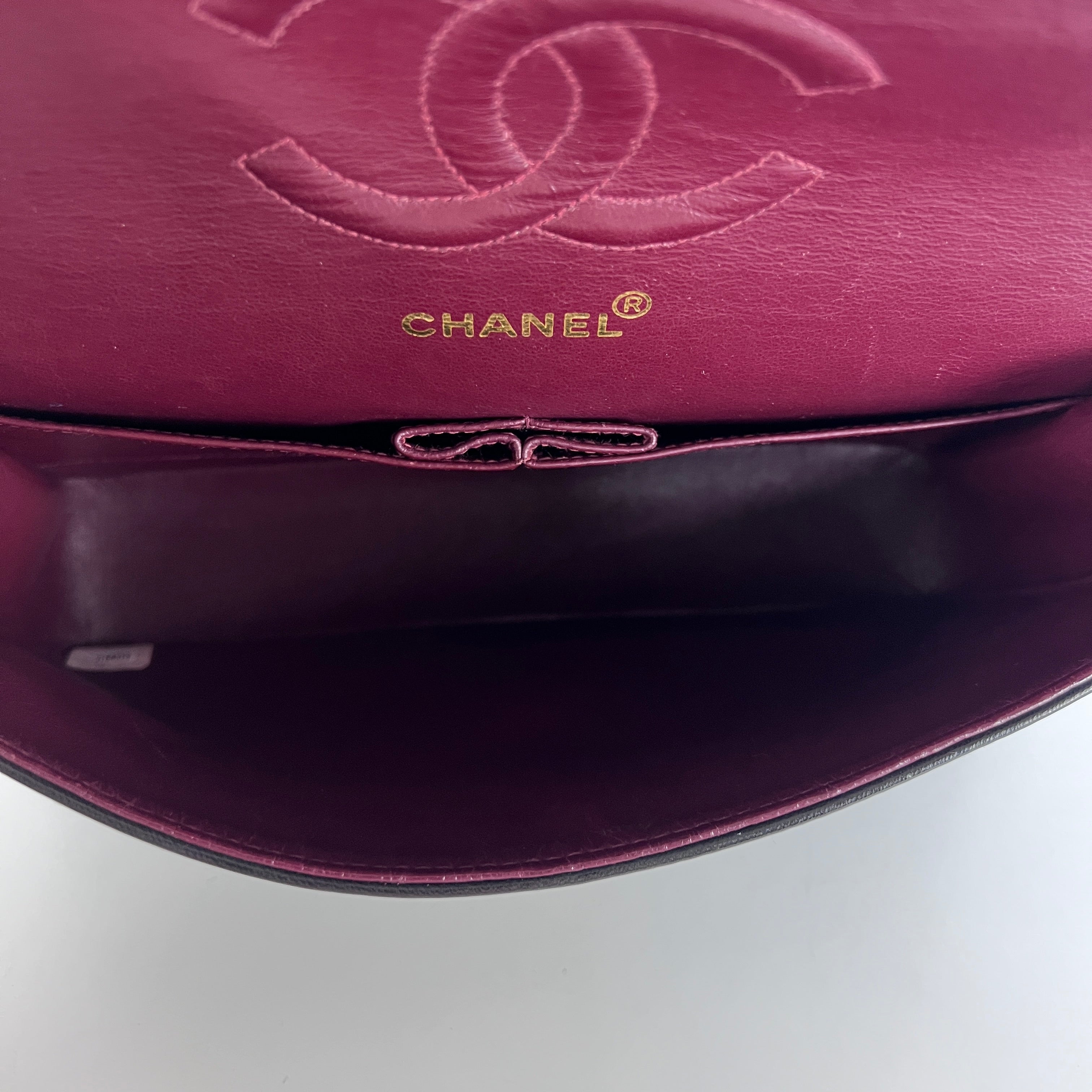 Sac à main CHANEL Timeless Classique Medium cuir noir