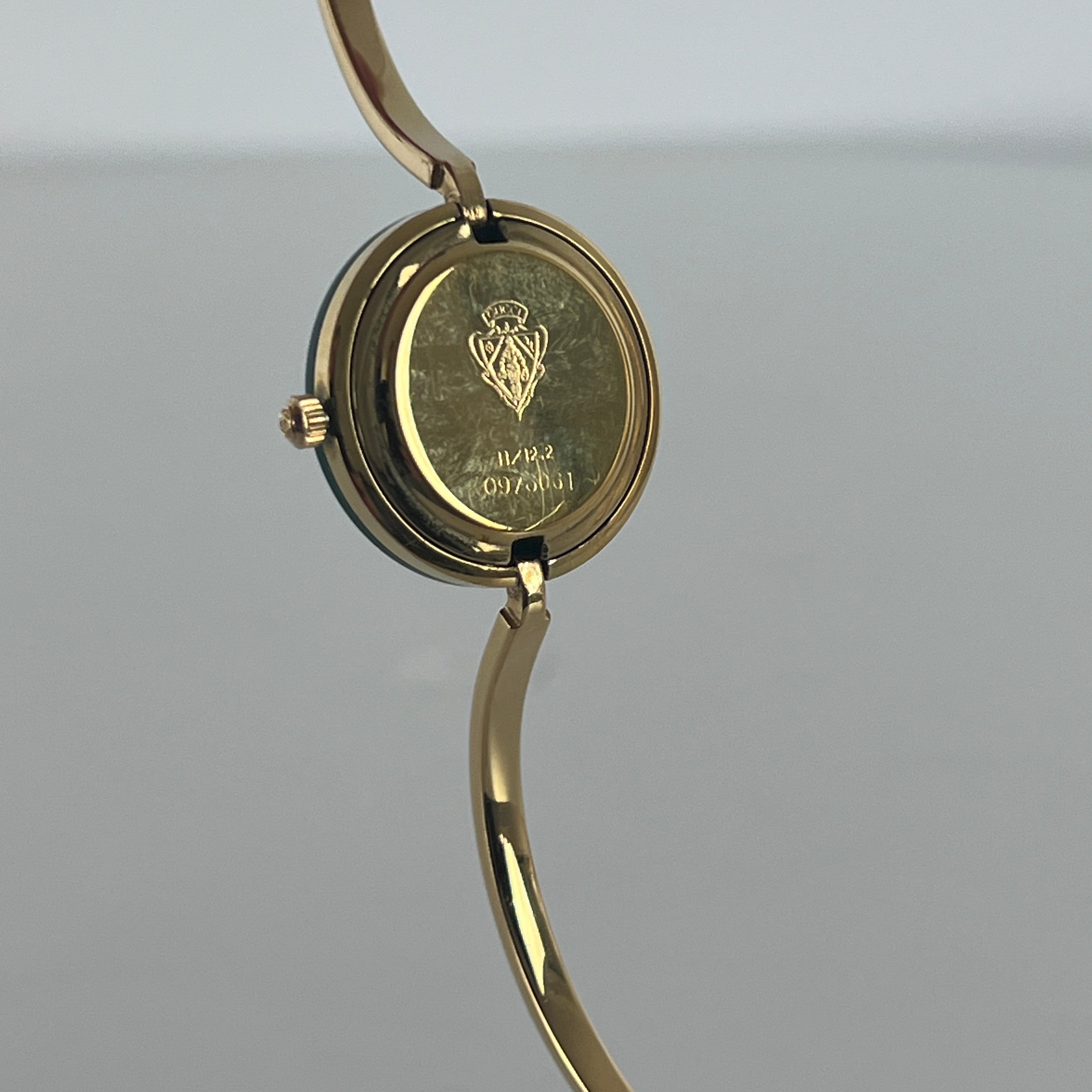 Montre GUCCI 11/12.2 plaqué or doré