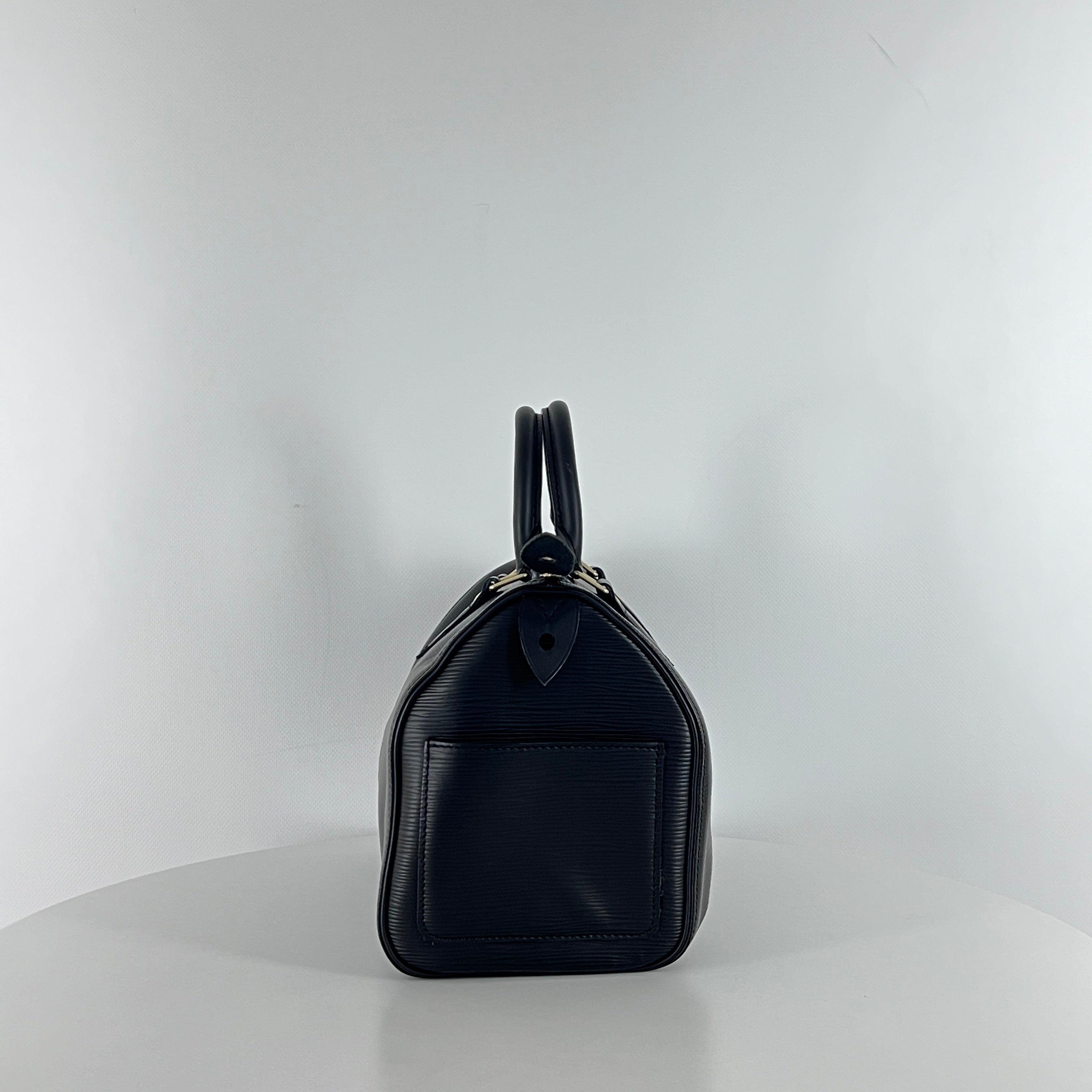 Sac à main LOUIS VUITTON Speedy 25 cuir noir