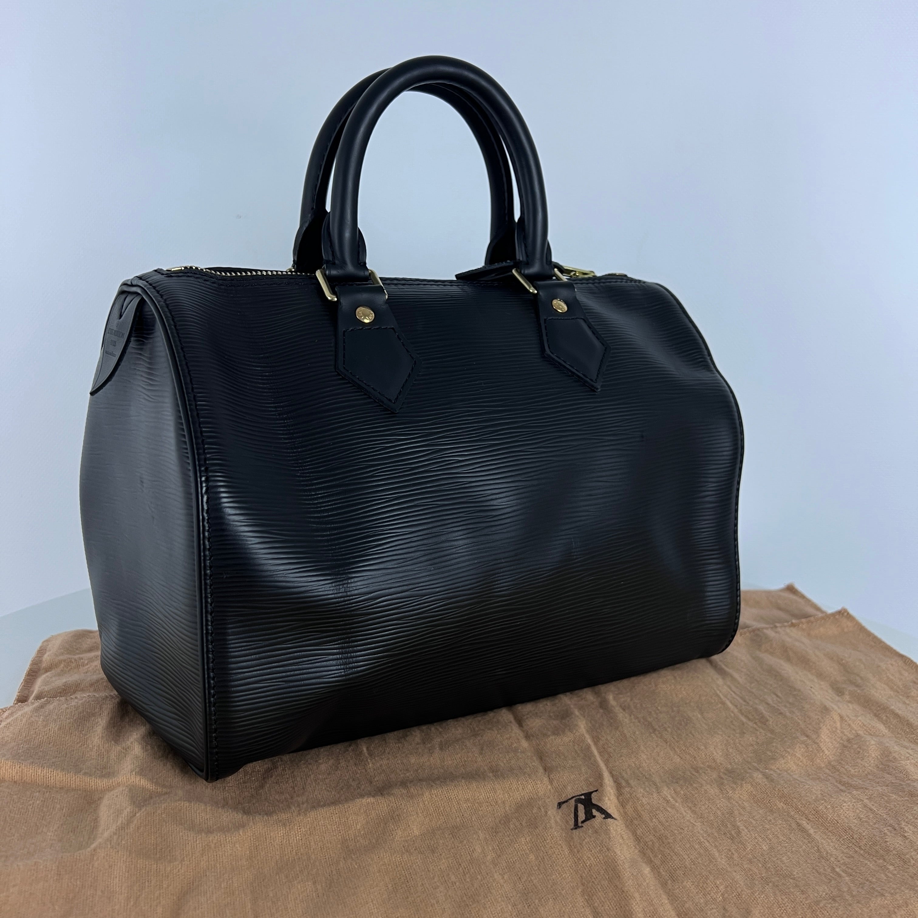 Sac à main LOUIS VUITTON Speedy 25 cuir noir