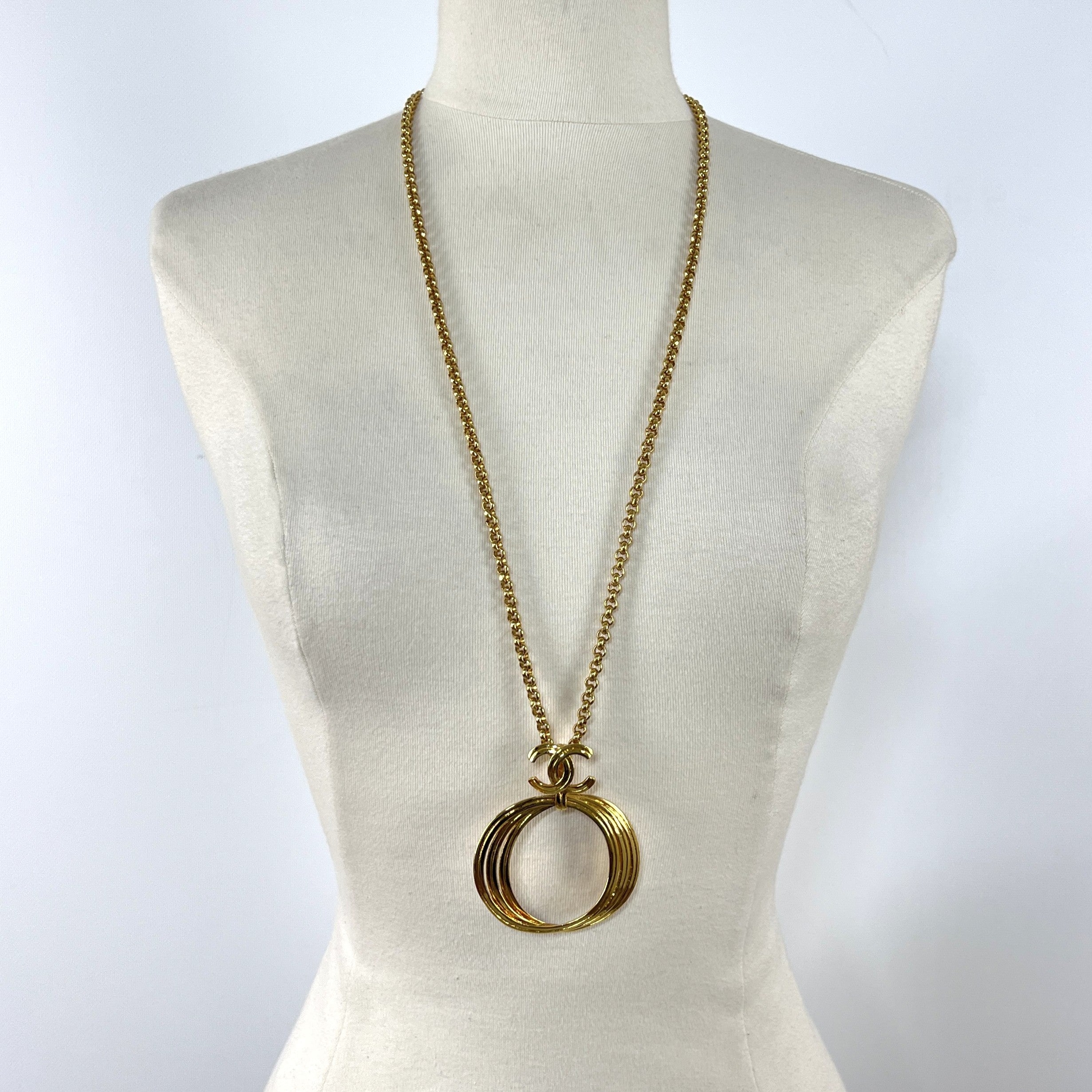 Collier CHANEL CC plaqué or doré