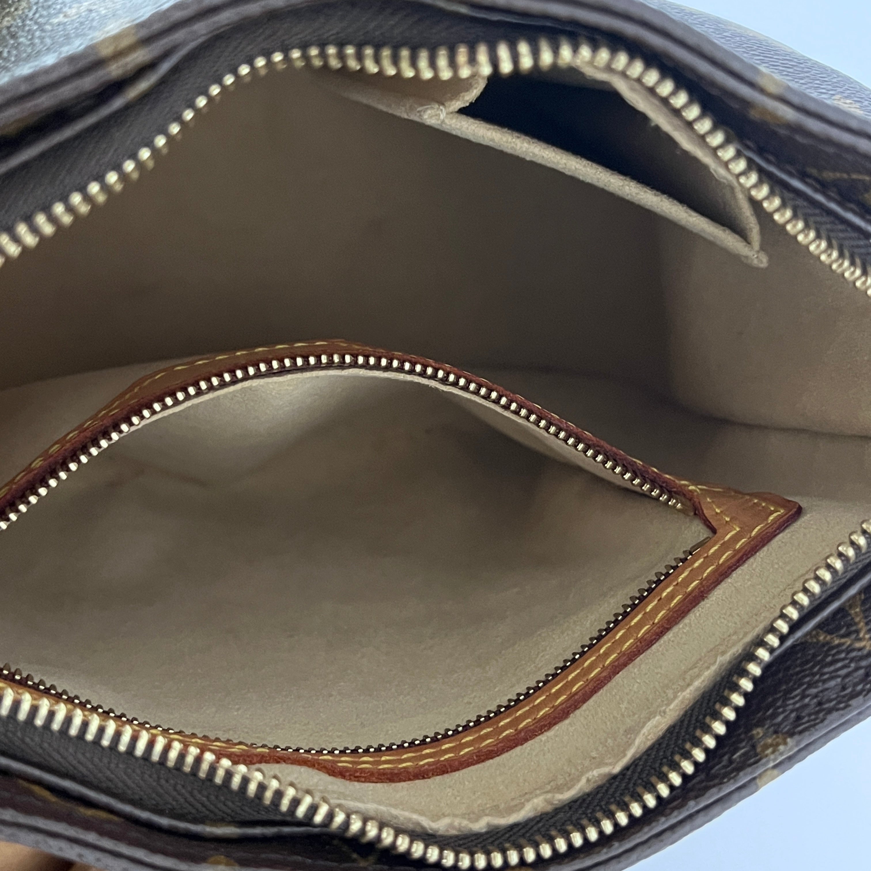 Sac à main LOUIS VUITTON Looping MM toile et cuir marron