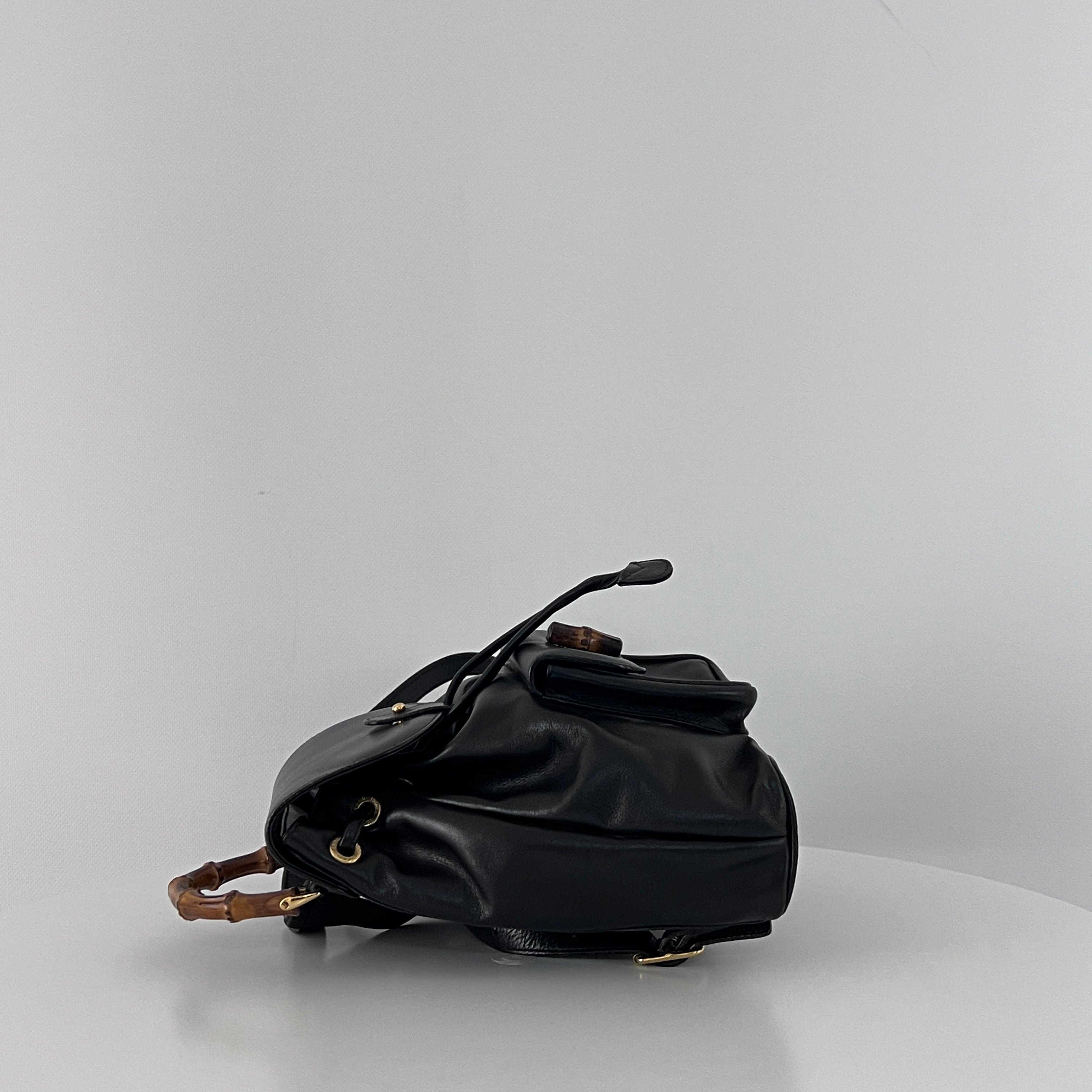 Sac à main GUCCI Bamboo Backpack cuir noir