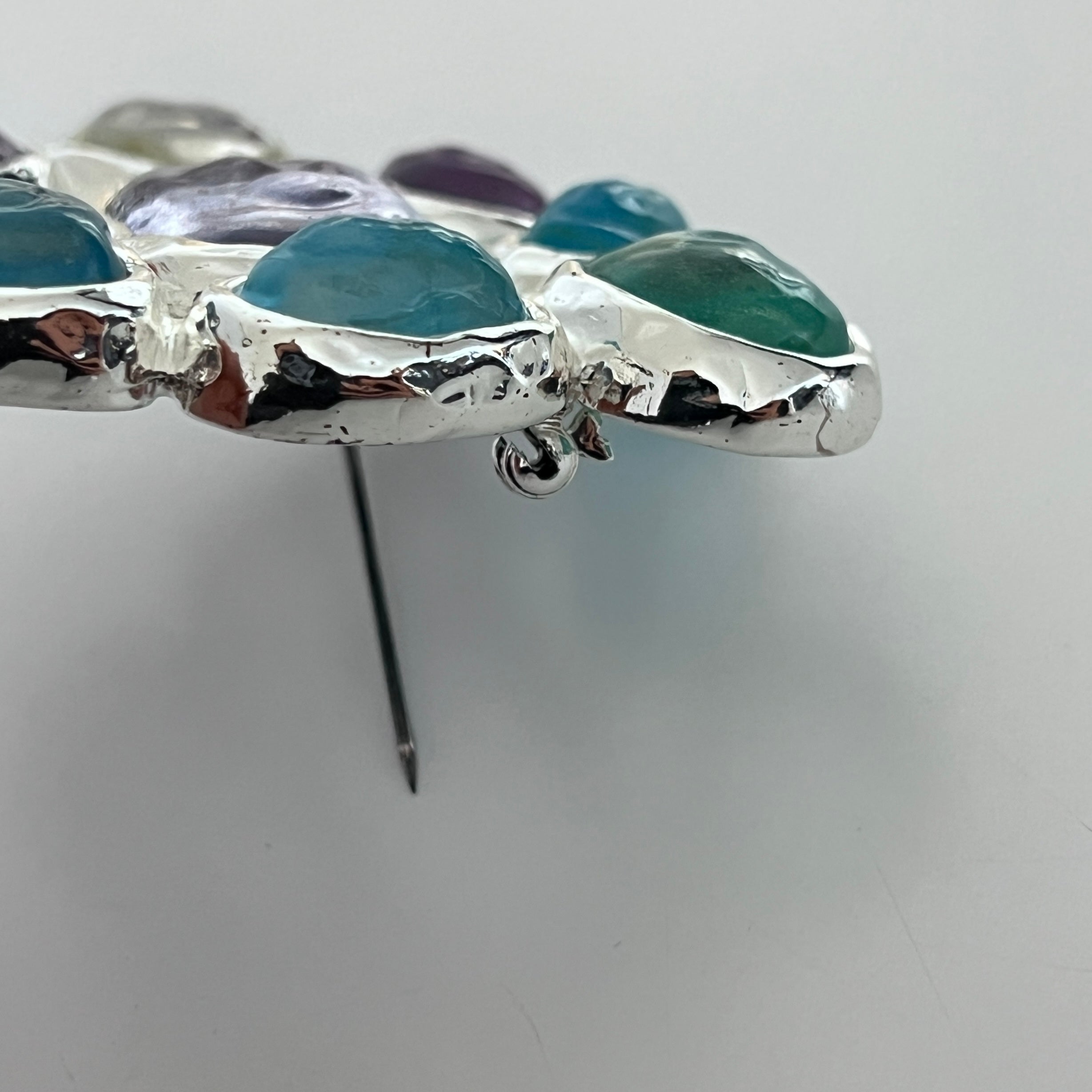 Broche CHANEL métal argenté