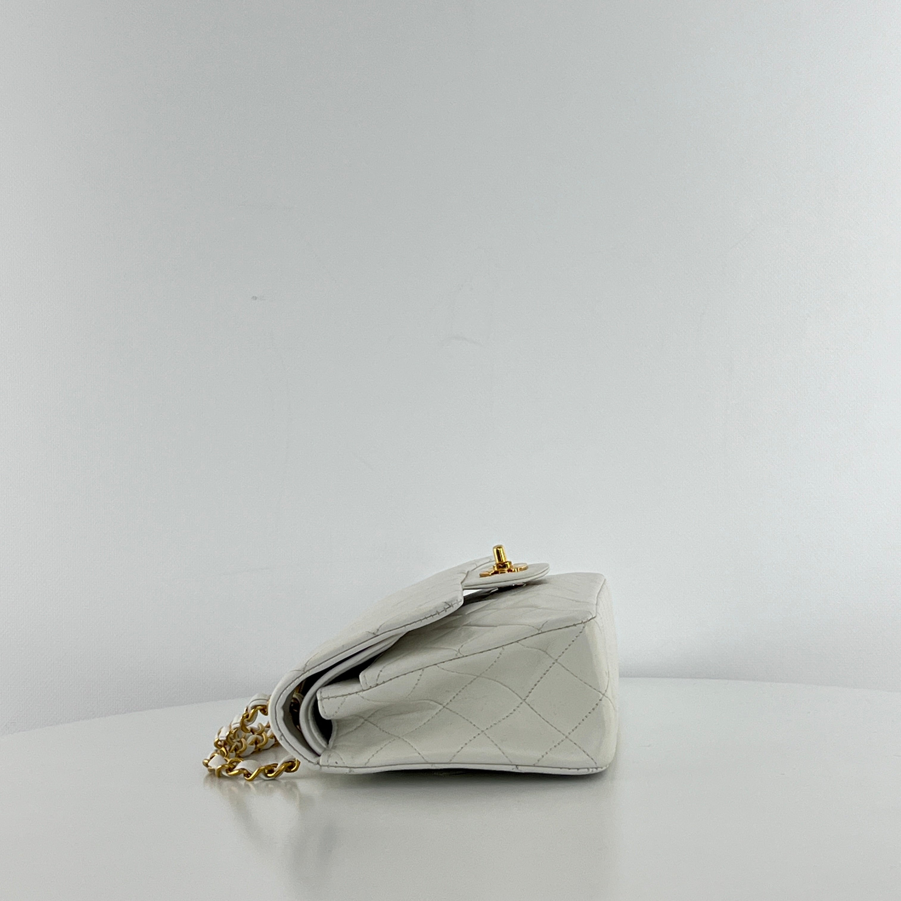 Sac à main CHANEL Timeless Classique Small Double Flap cuir d'agneau blanc