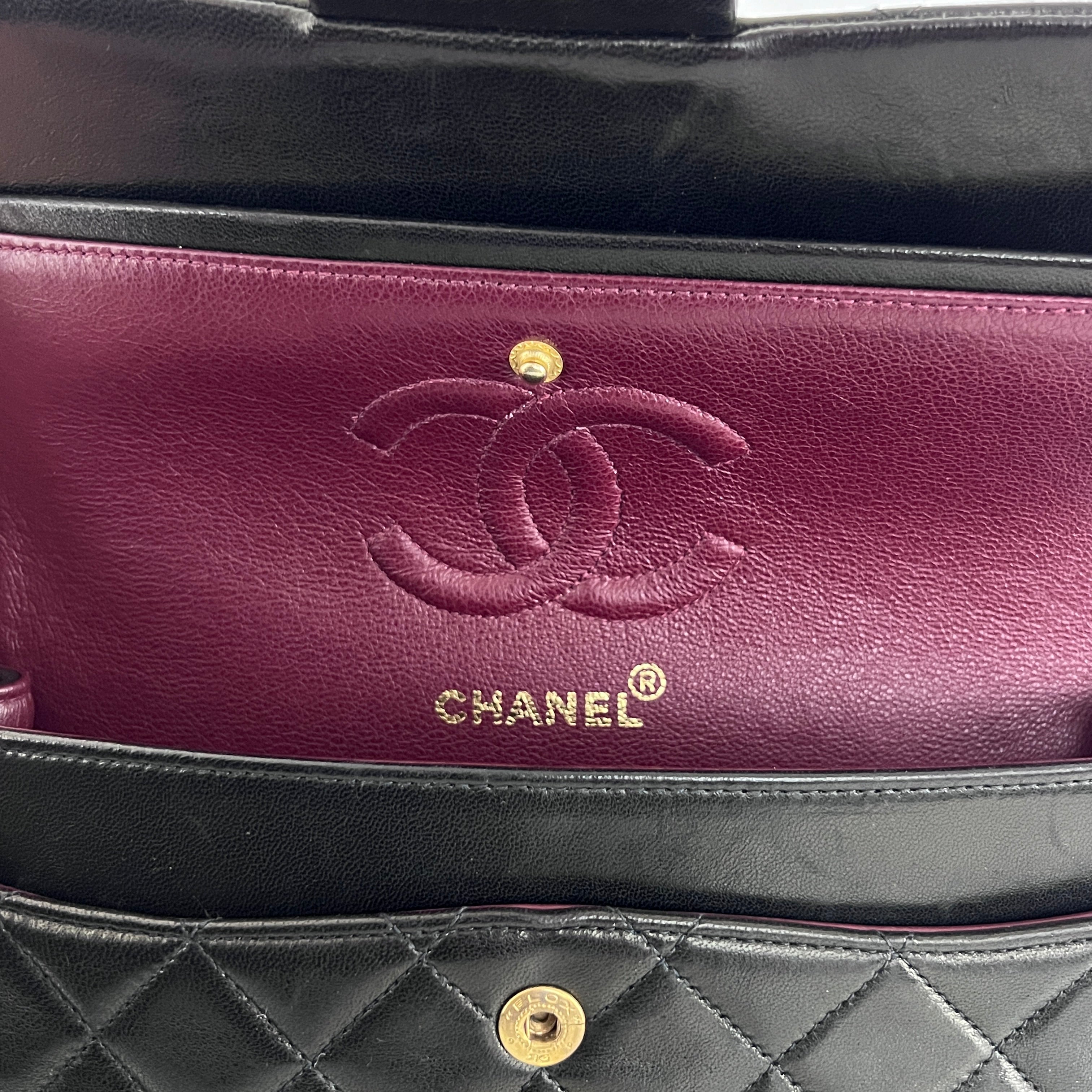 Sac à main CHANEL Timeless Classique Small Double Flap cuir d'agneau noir
