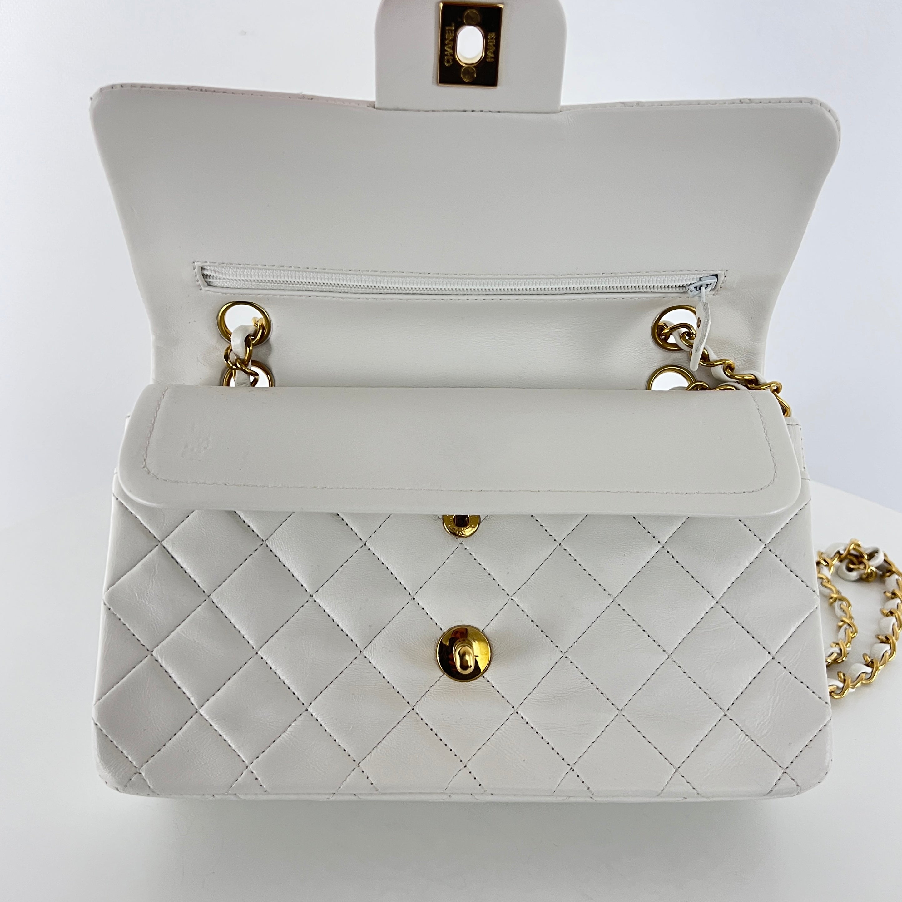 Sac à main CHANEL Timeless Classique Small Double Flap cuir d'agneau blanc