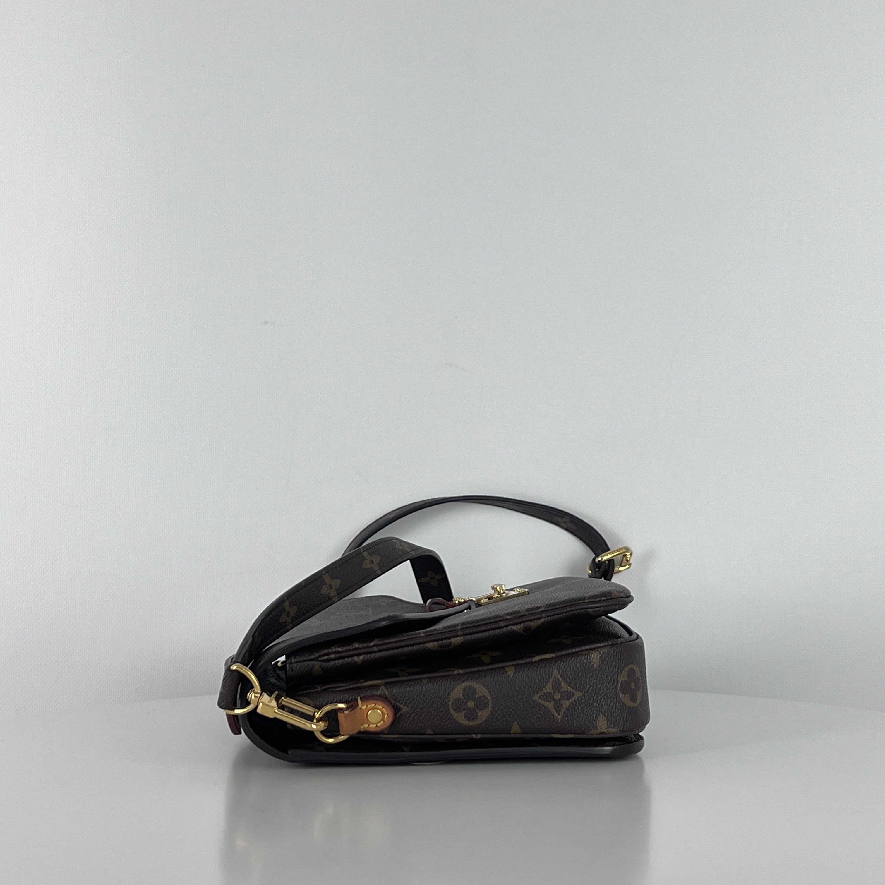 Sac à main LOUIS VUITTON Metis toile et cuir marron