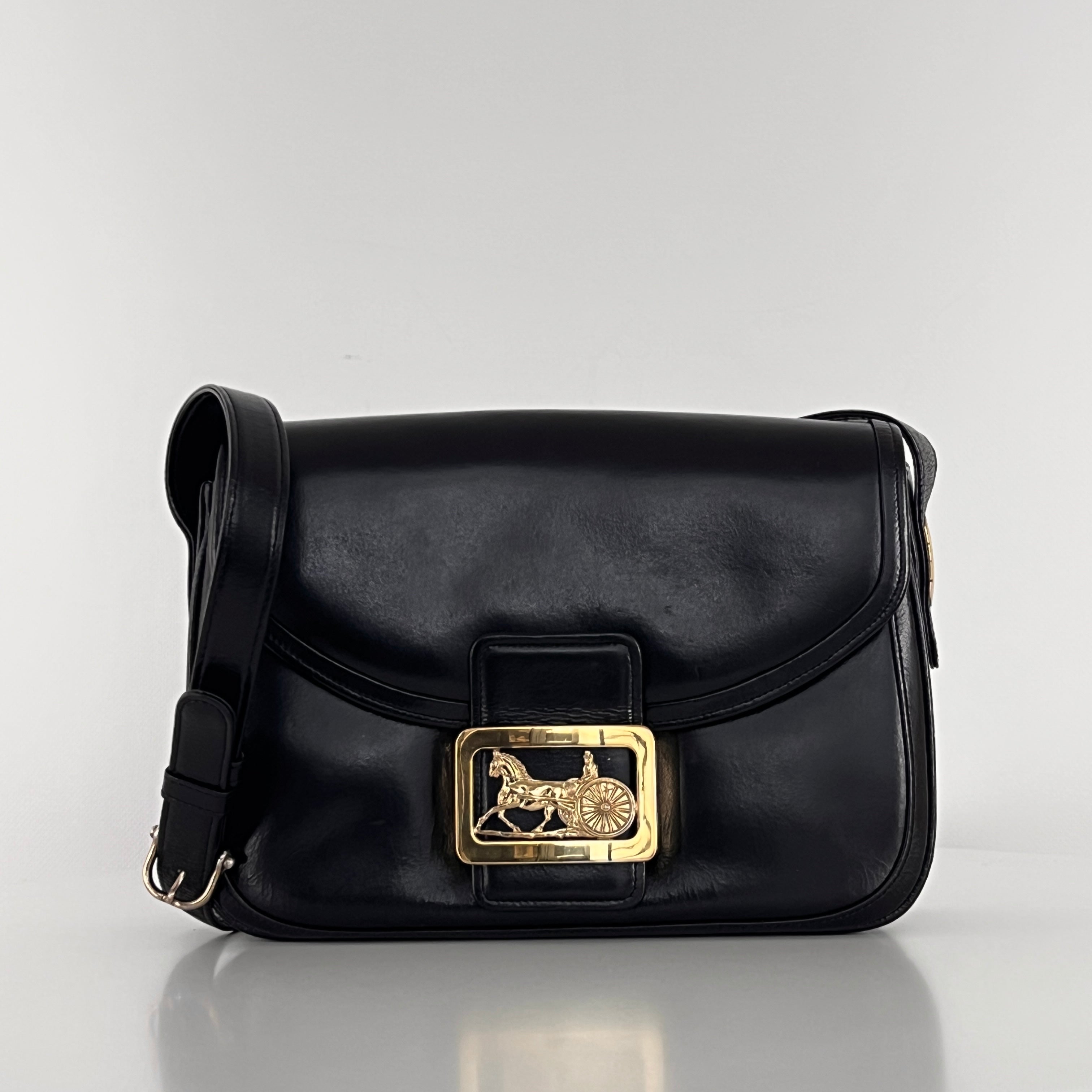 Sac à main CELINE Triomphe cuir noir