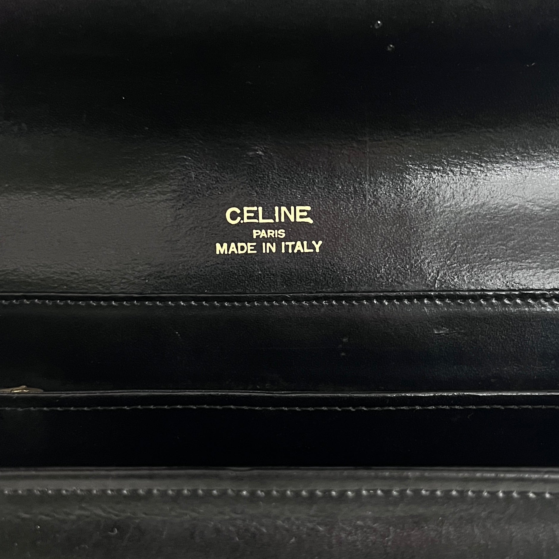 Sac à main CELINE Triomphe cuir noir
