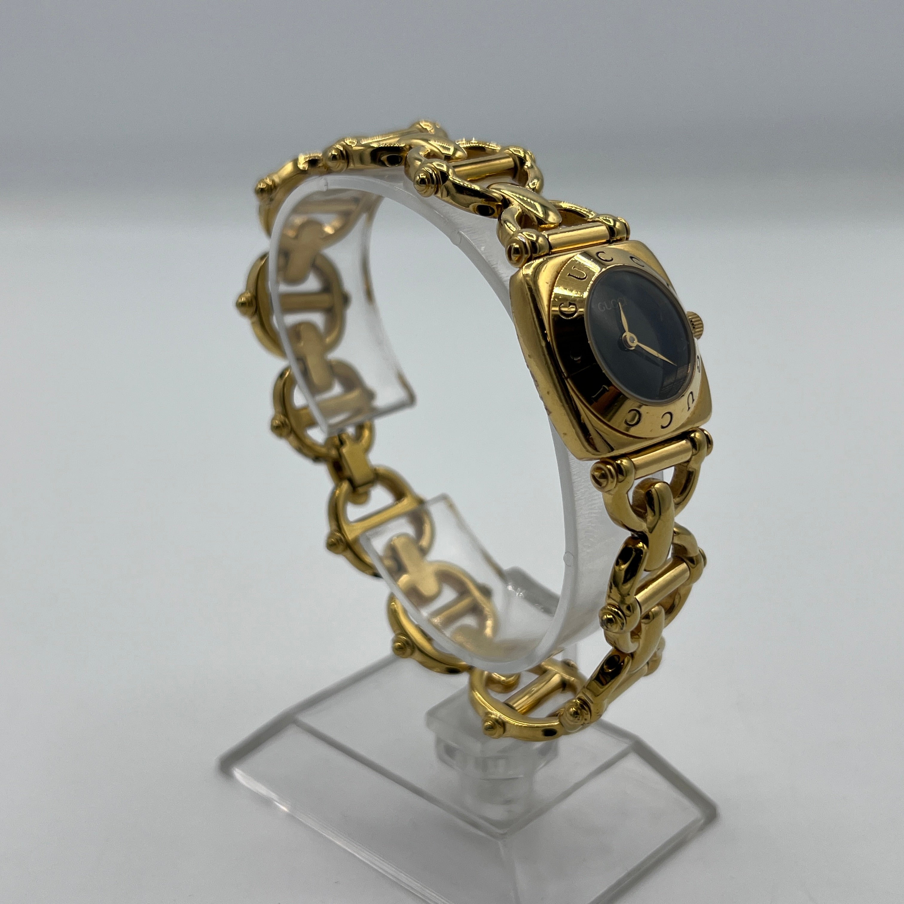 Montre GUCCI 6400 L plaqué or dorée