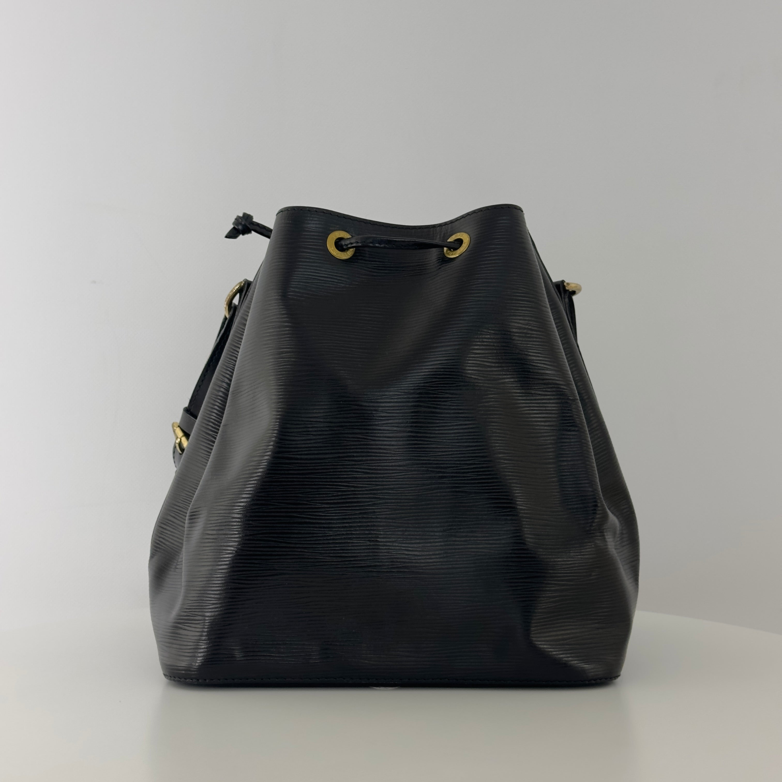 Sac à main LOUIS VUITTON Noé Petit cuir épi noir