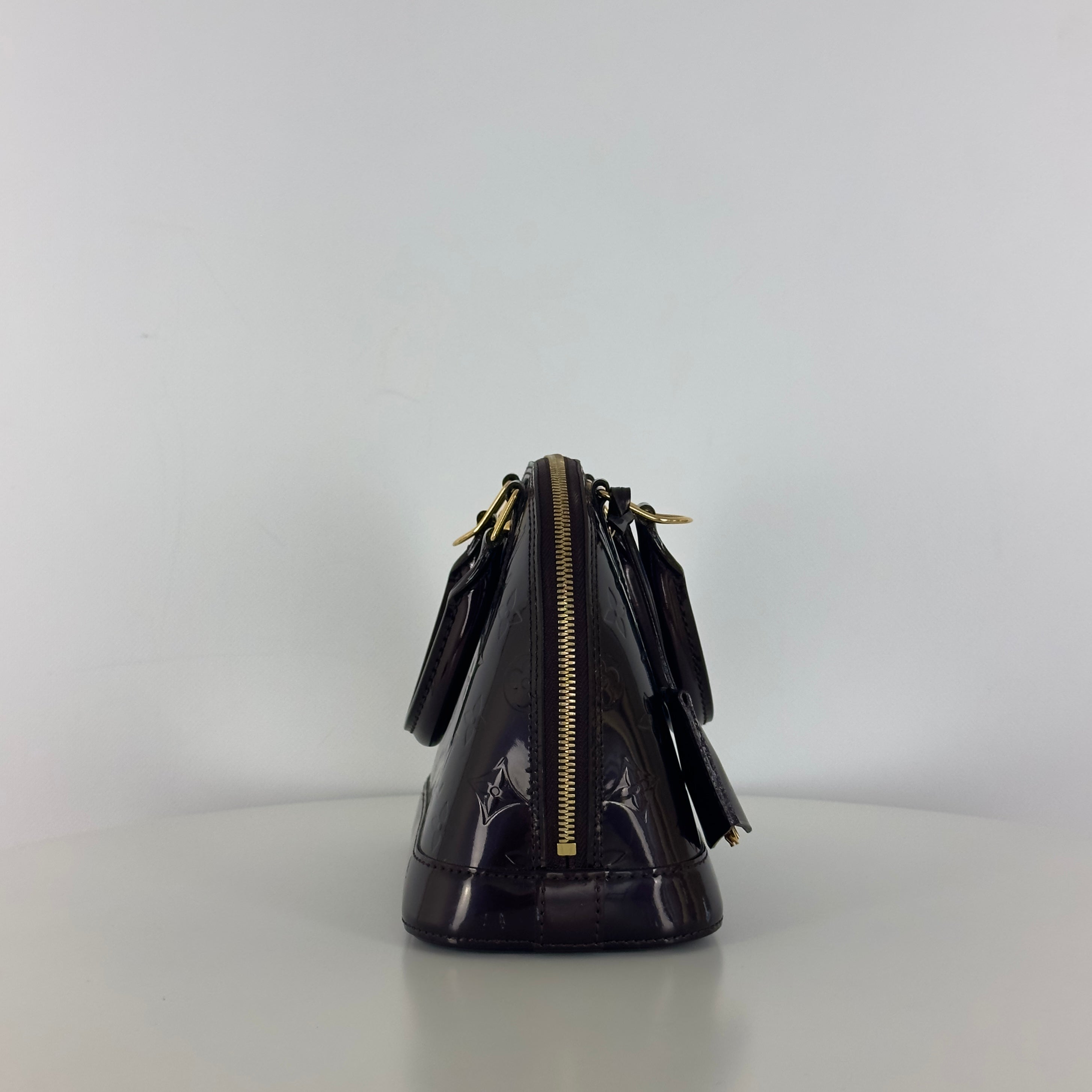 Sac à main LOUIS VUITTON Alma BB cuir verni violet