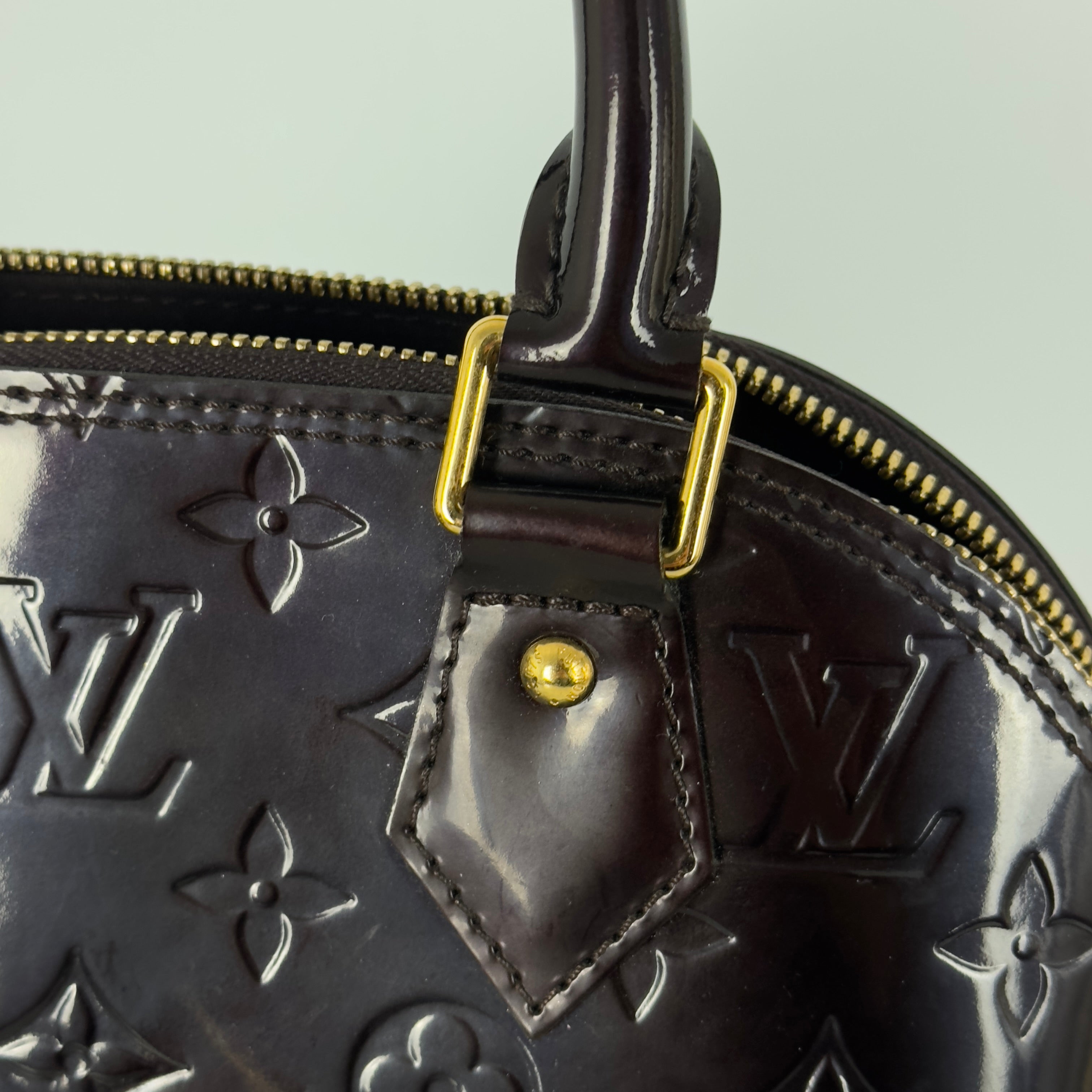 Sac à main LOUIS VUITTON Alma BB cuir verni violet