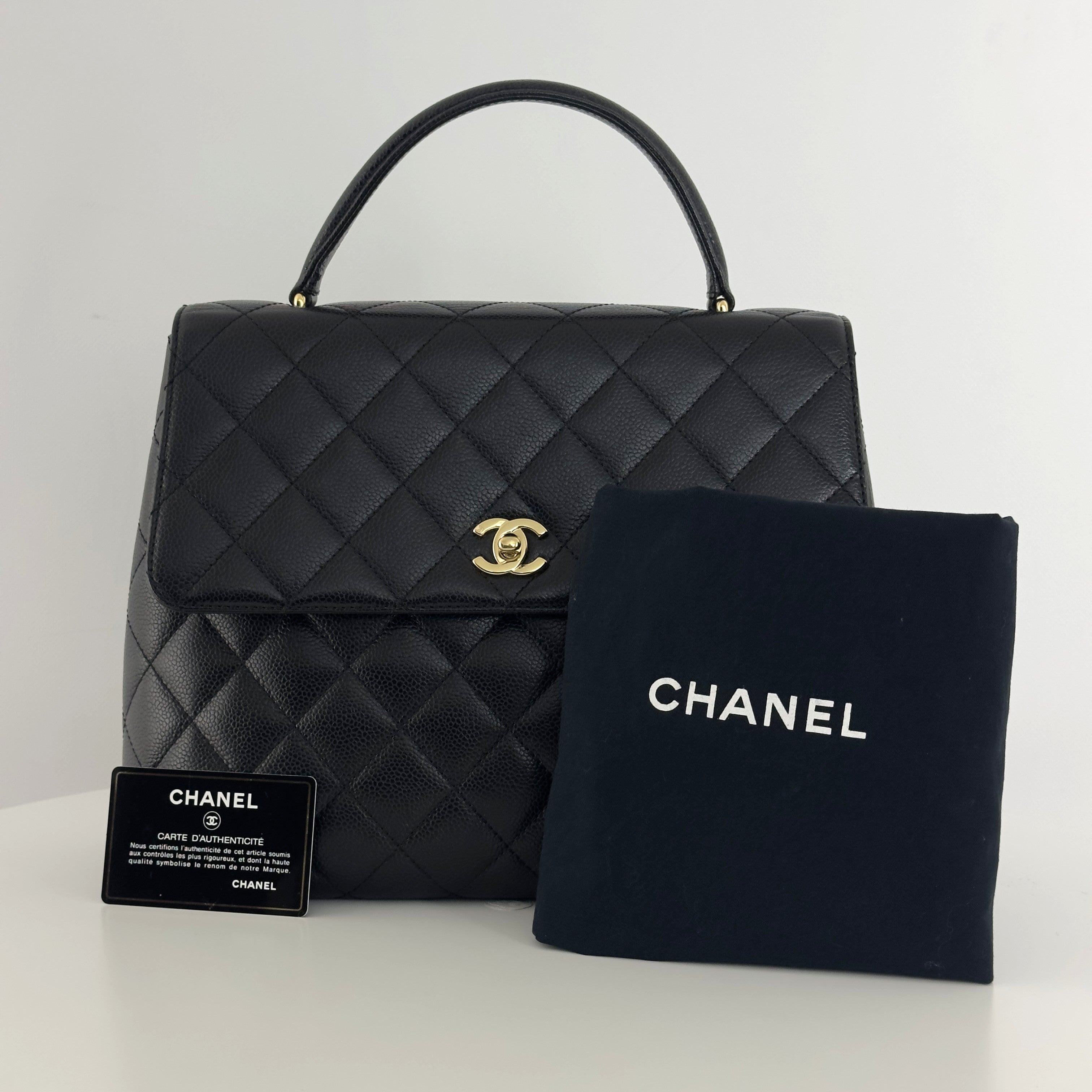 Sac à main CHANEL Coco Handle cuir caviar noir