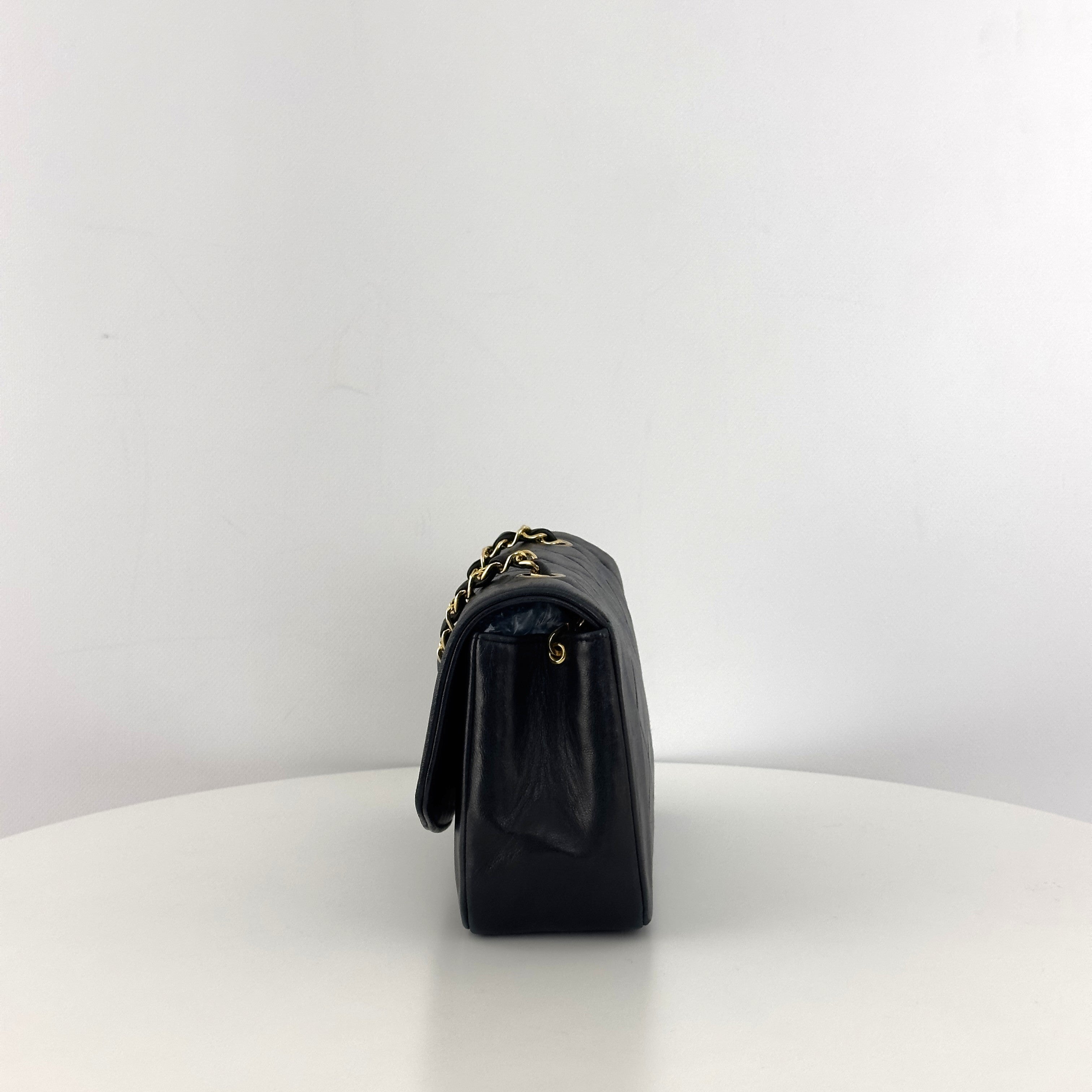 Sac à main CHANEL Diana Small cuir d'agneau noir