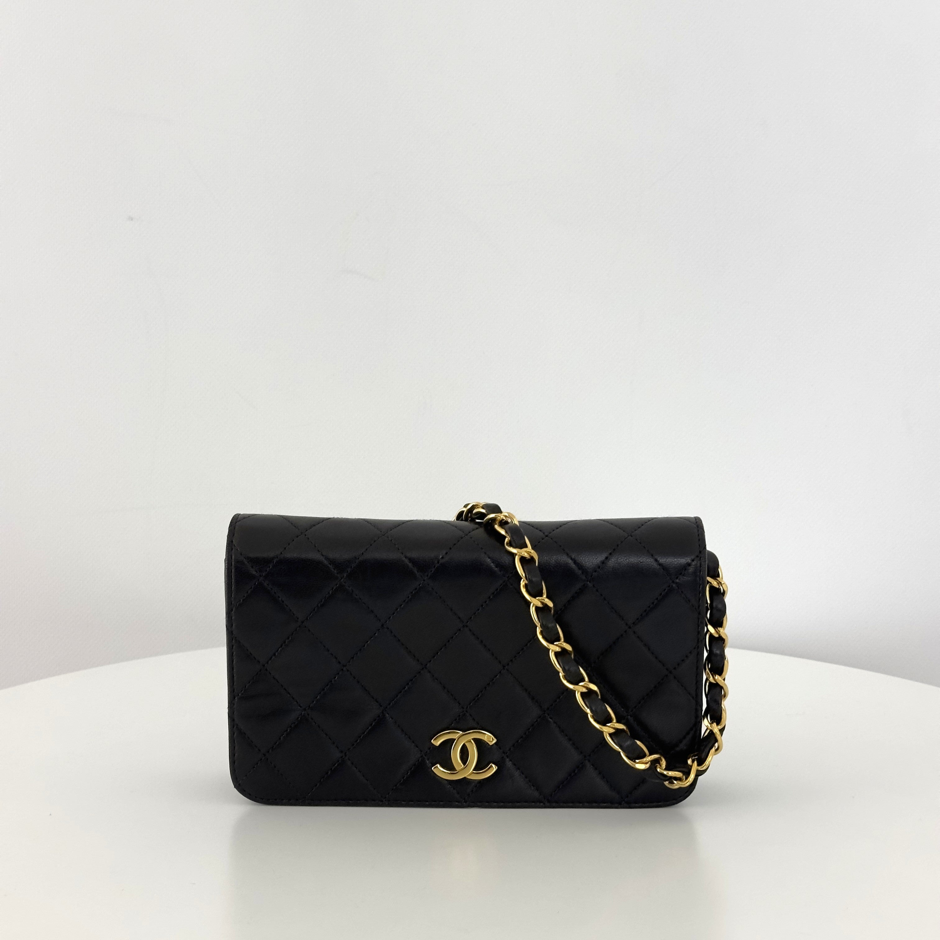 Sac à main CHANEL Timeless WOC Mini cuir d'agneau noir