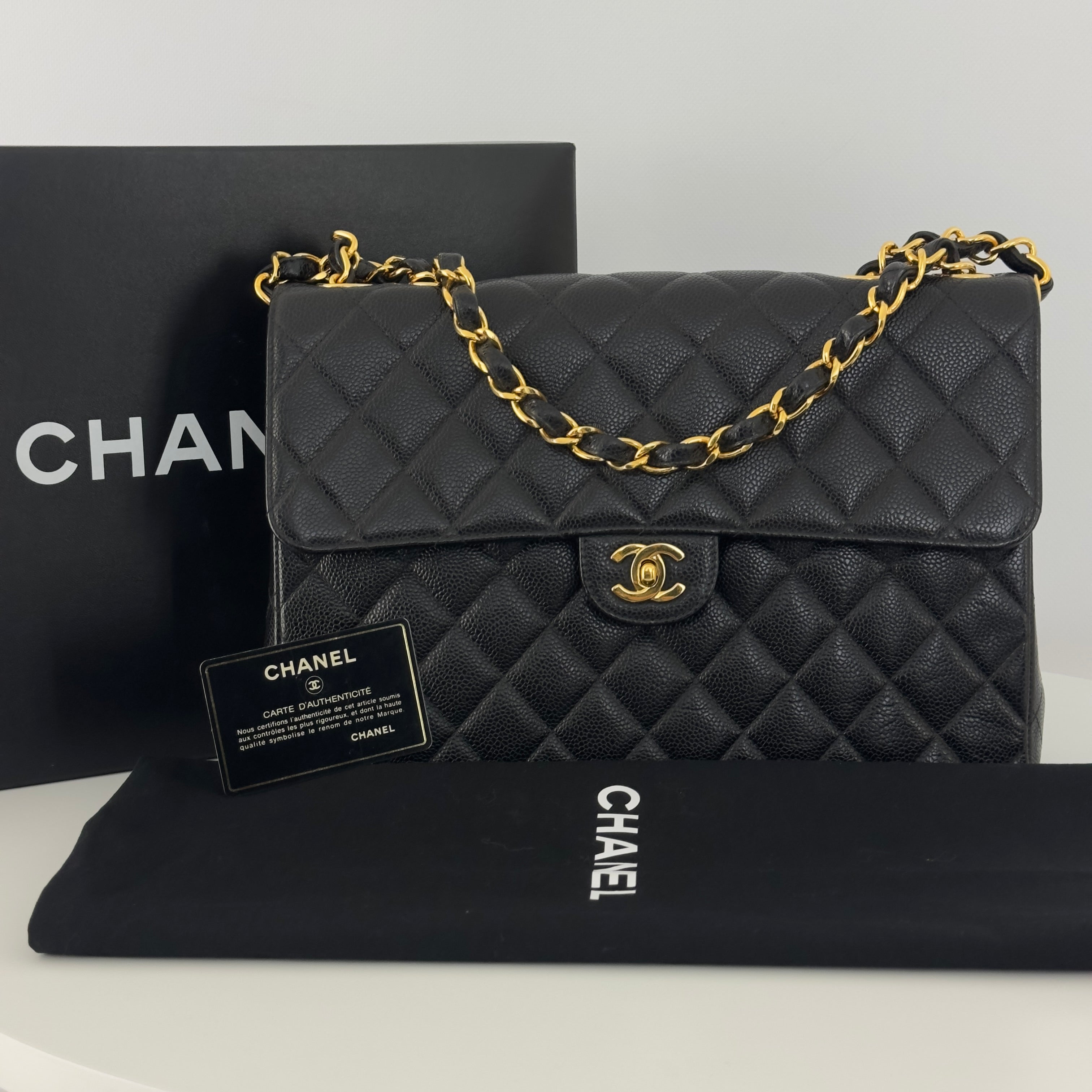 Sac à main CHANEL Timeless Classique Jumbo Single Flap cuir caviar noir
