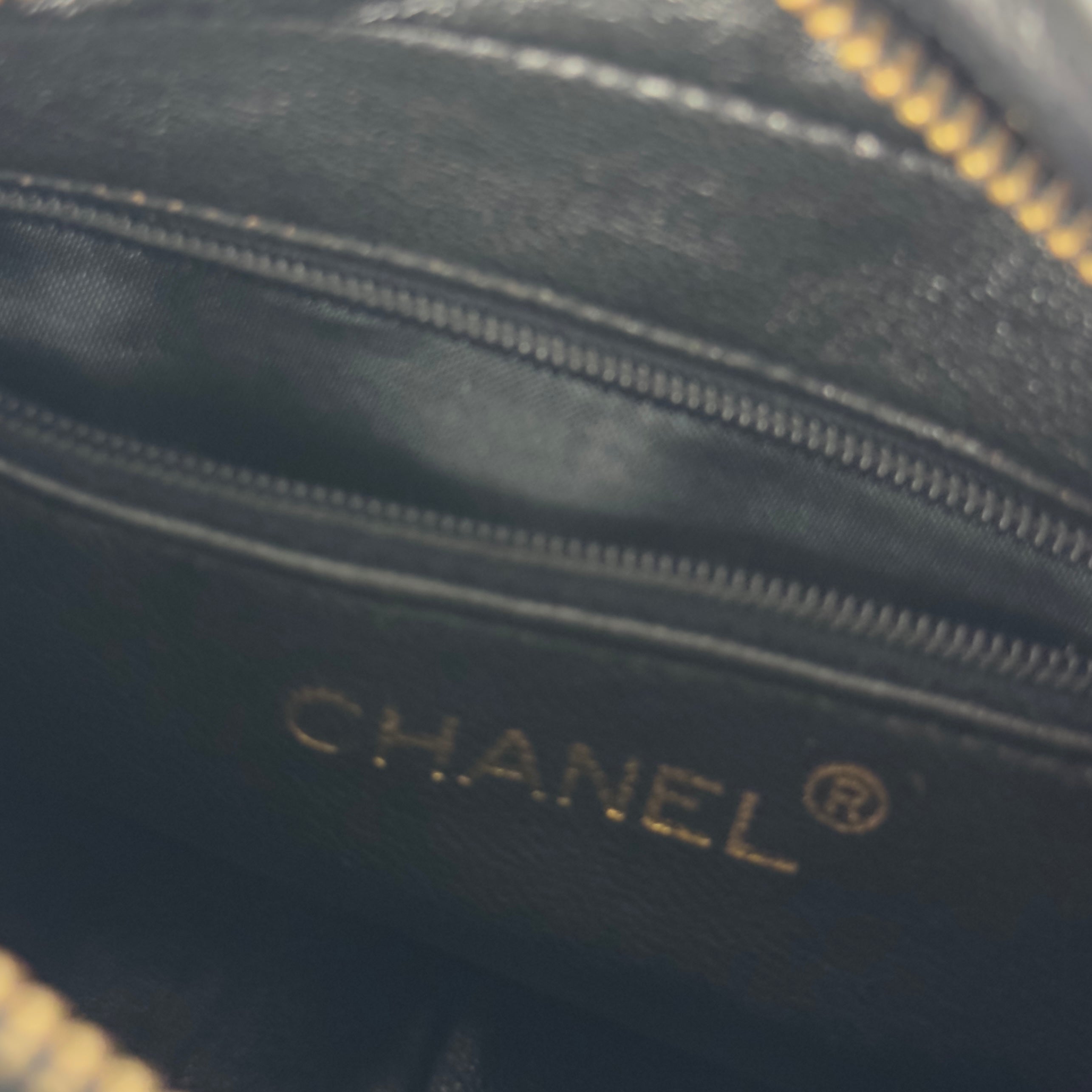 Sac à main CHANEL Camera Mini cuir d'agneau noir