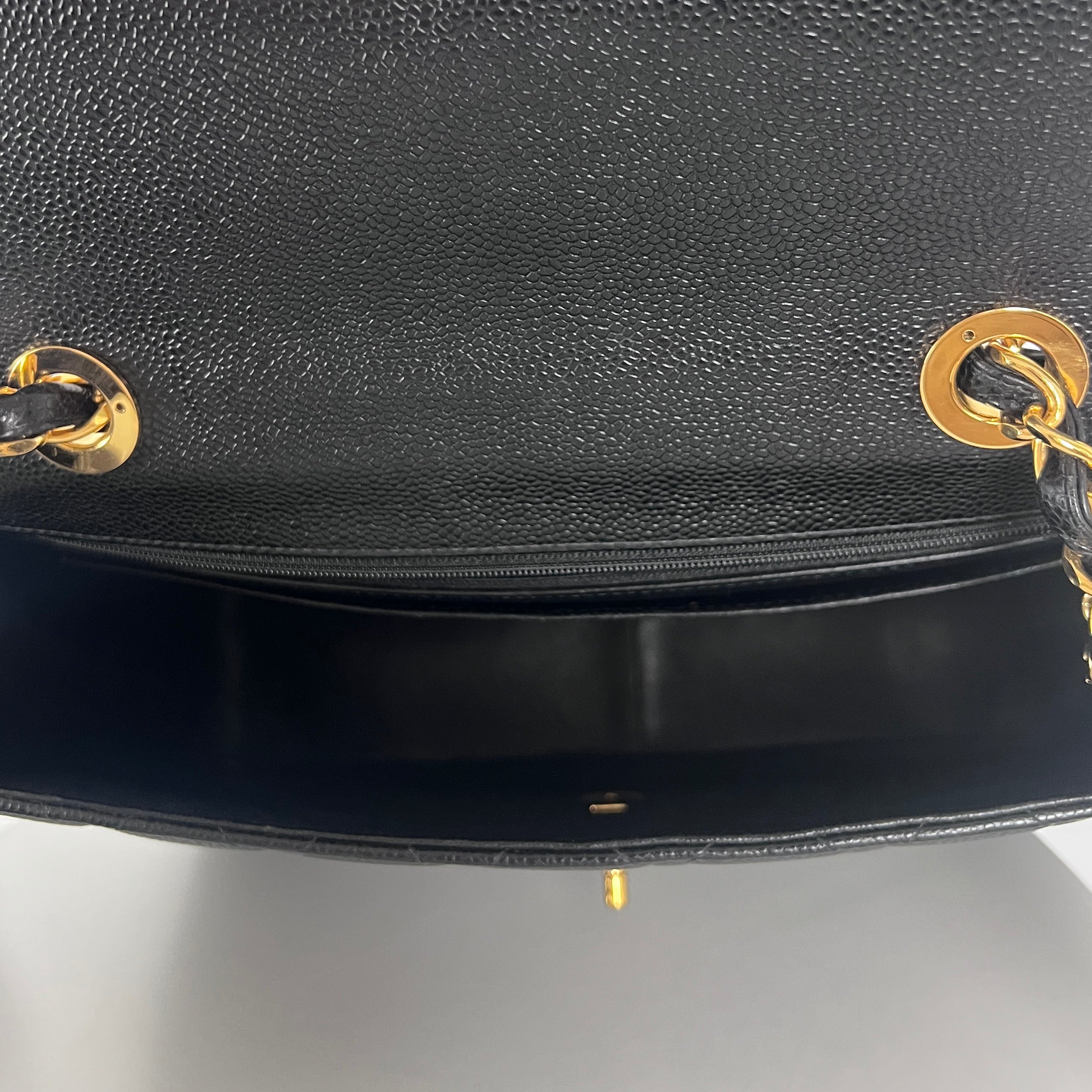 Sac à main CHANEL Timeless Classique Jumbo Single Flap cuir caviar noir