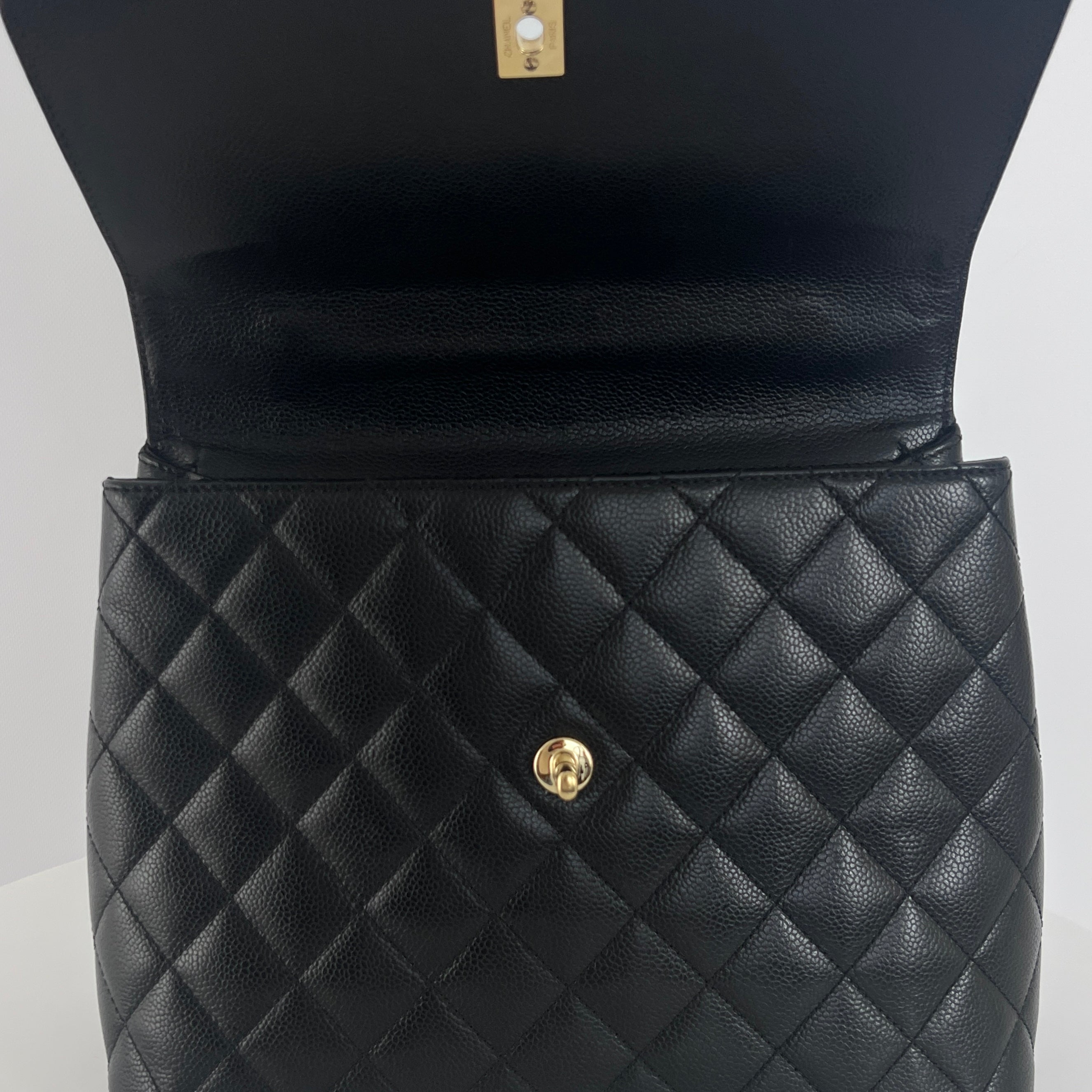 Sac à main CHANEL Coco Handle cuir caviar noir