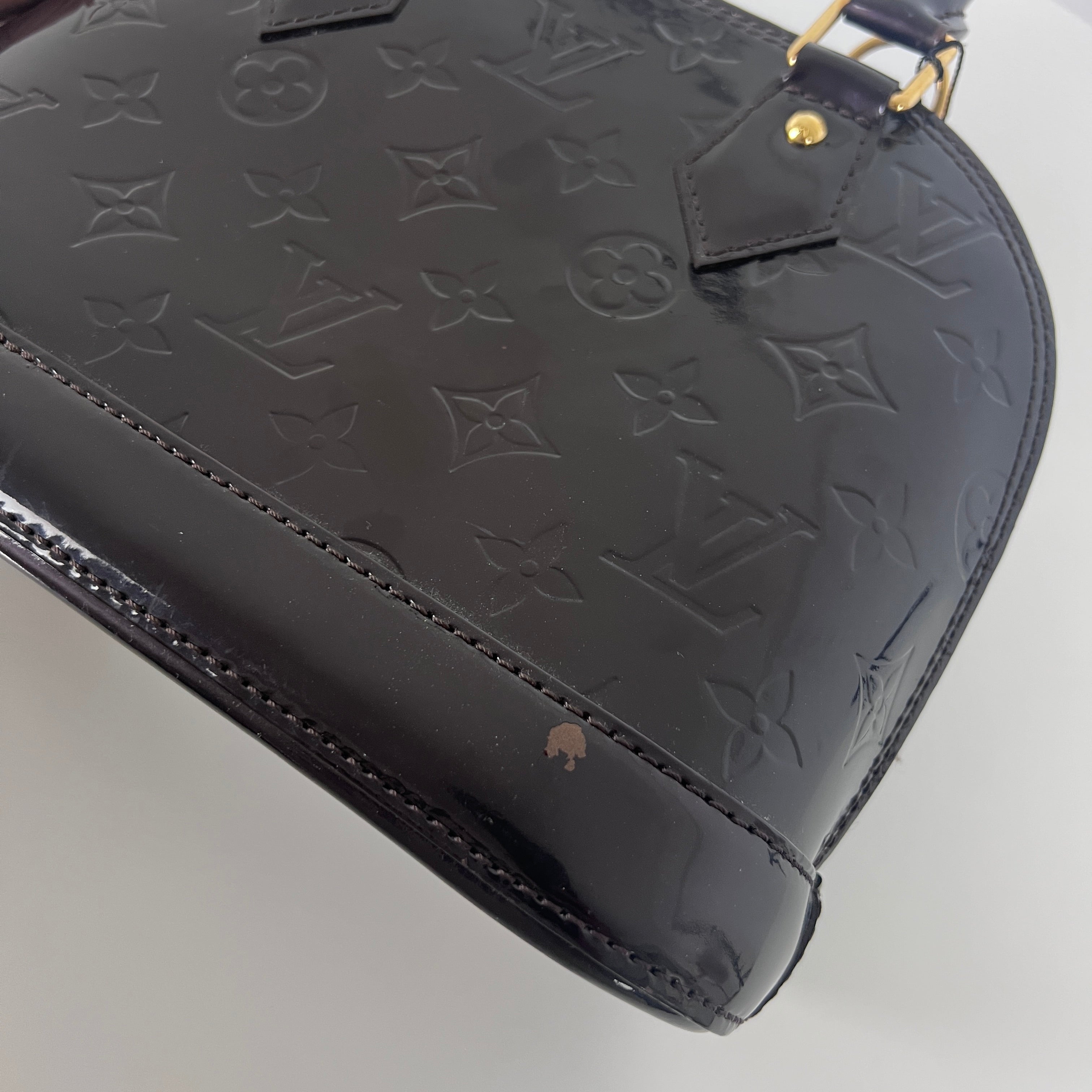 Sac à main LOUIS VUITTON Alma BB cuir verni violet