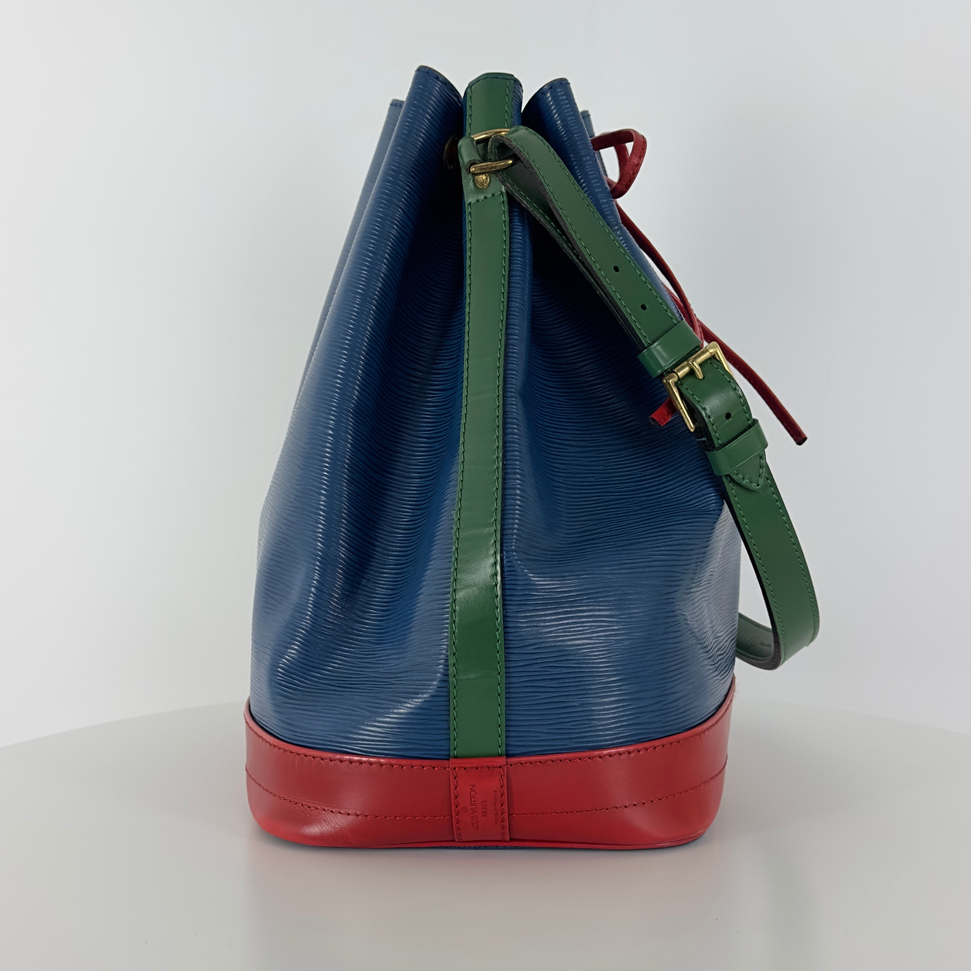 Sac à main LOUIS VUITTON Noé Grand cuir épi tricolore