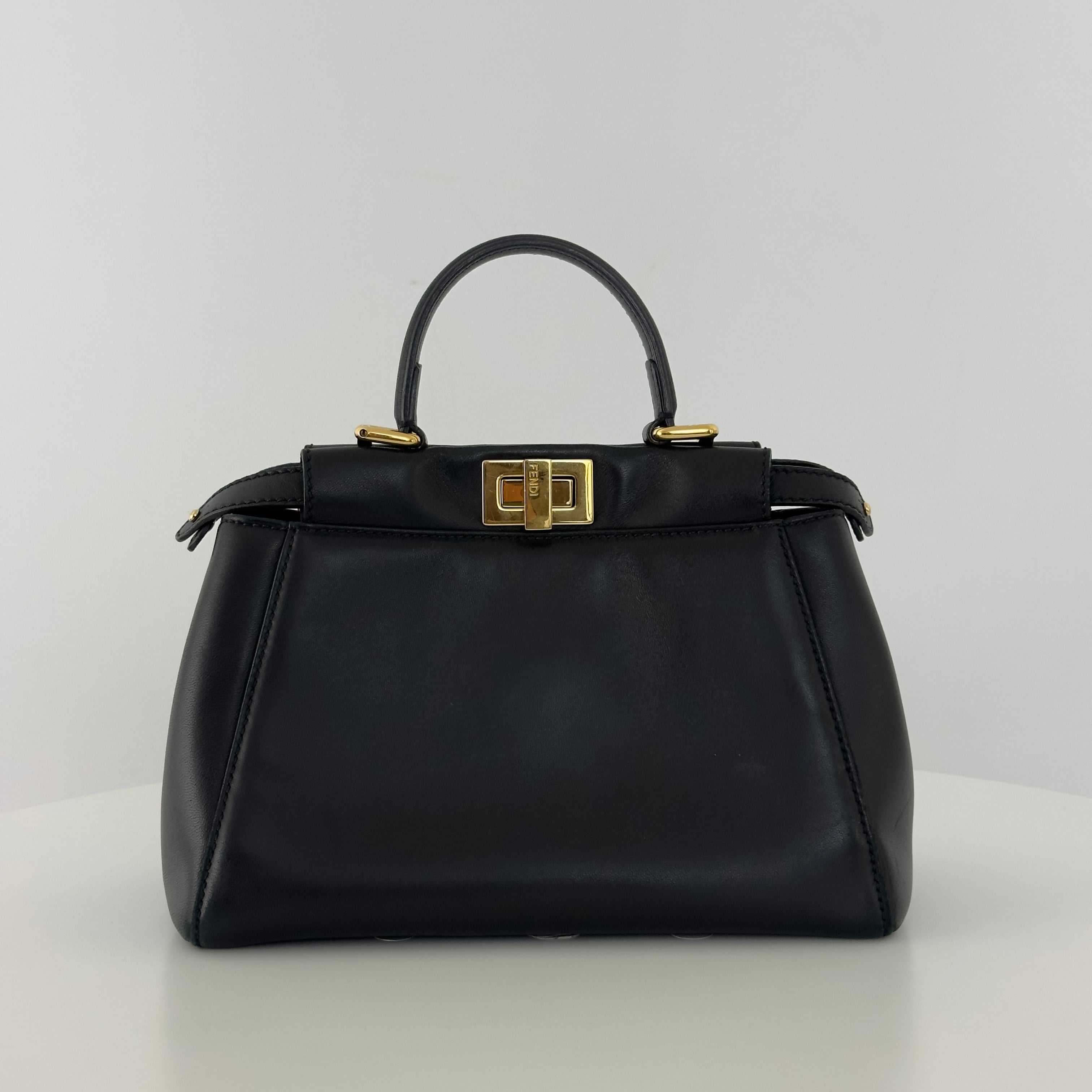Sac à main FENDI Mini Peekaboo cuir noir
