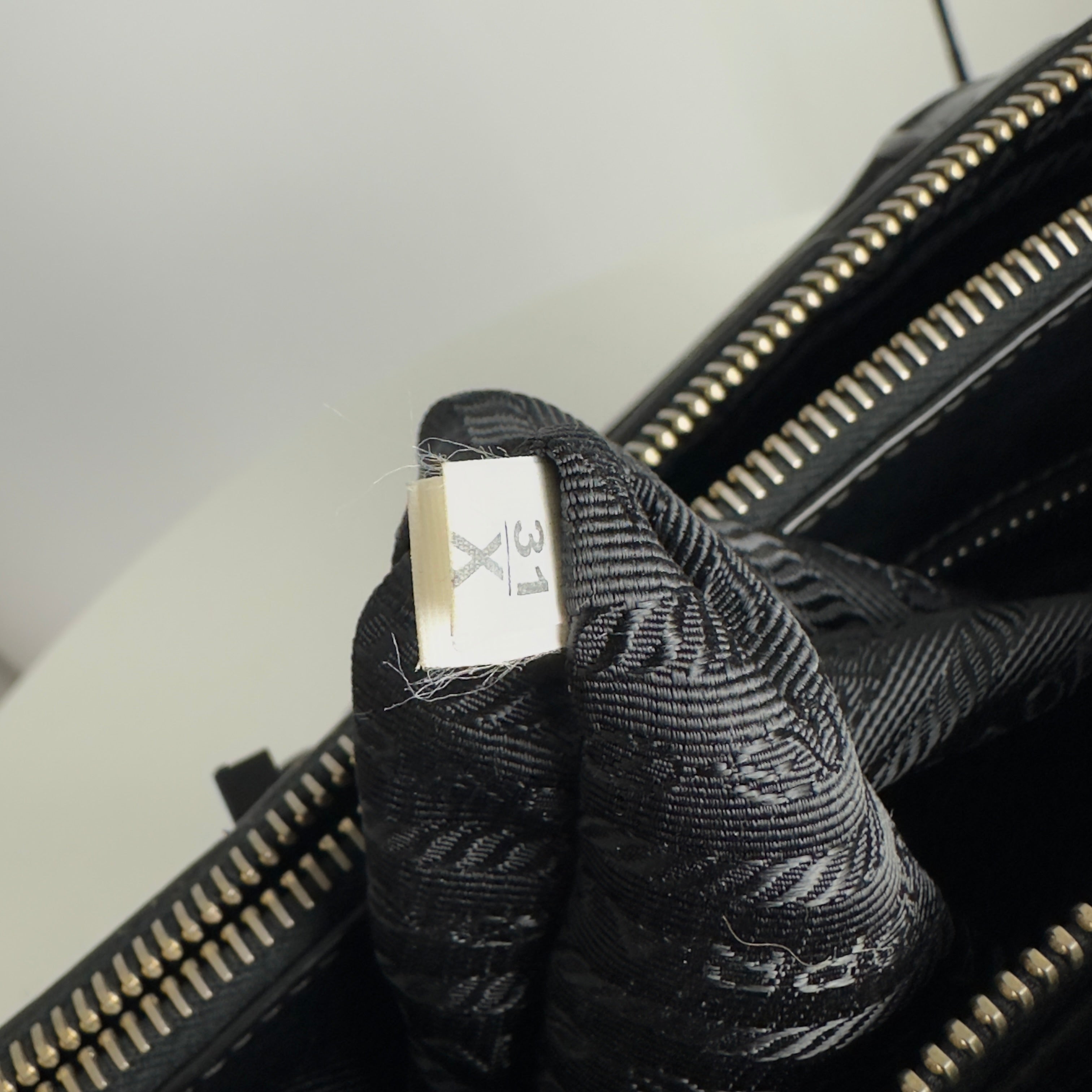 Sac à main PRADA Galleria cuir noir