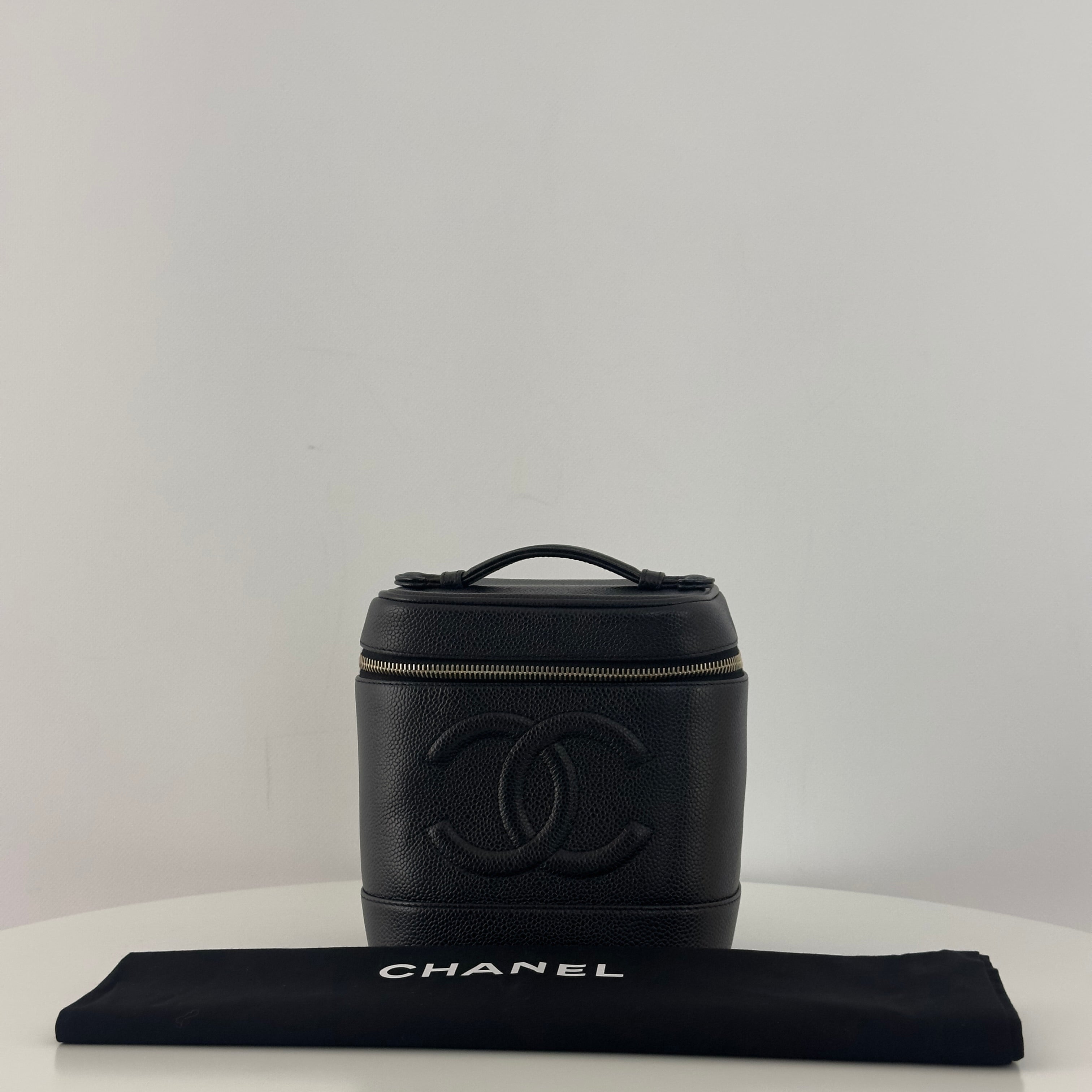 Sac à main CHANEL Vanity cuir caviar noir