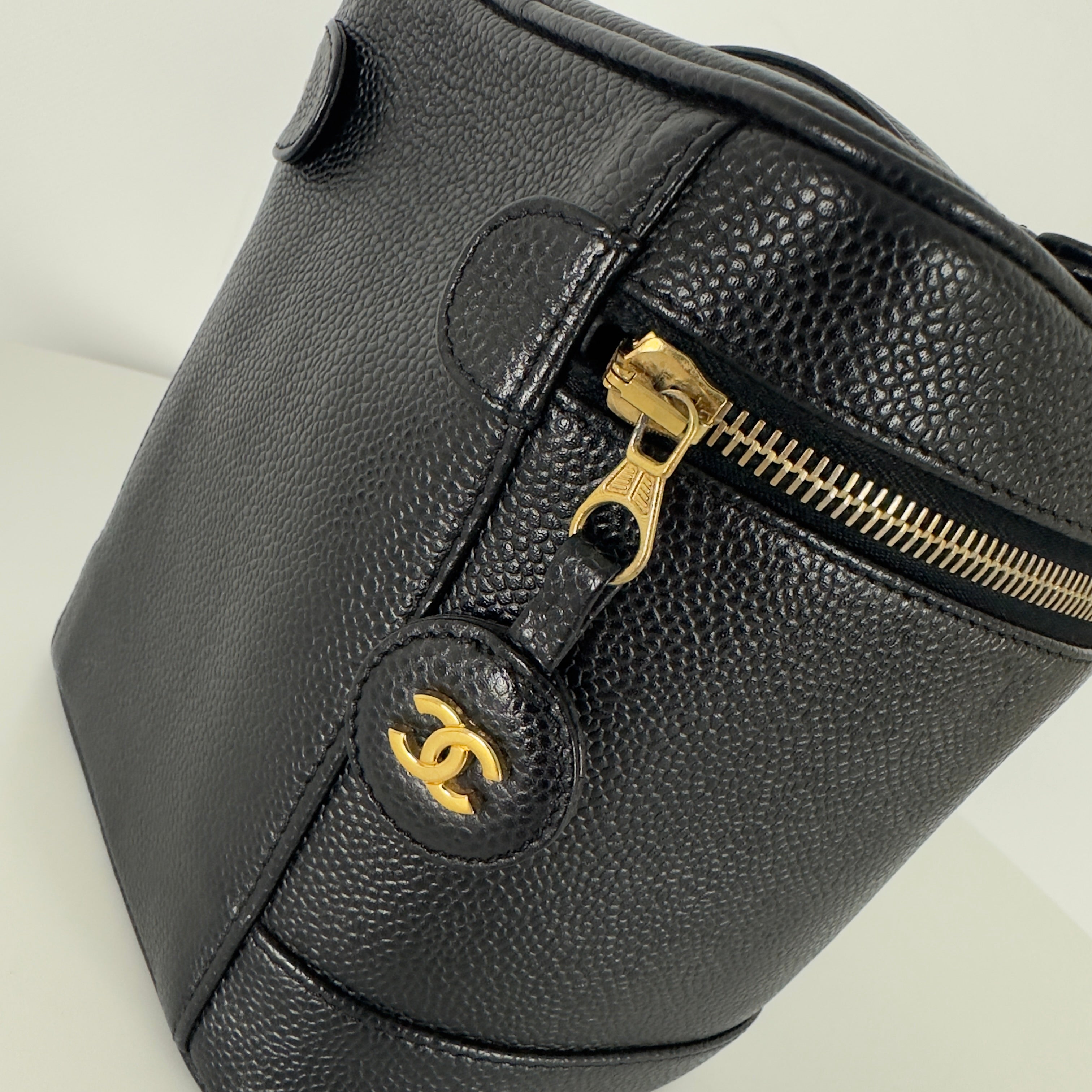 Sac à main CHANEL Vanity cuir caviar noir