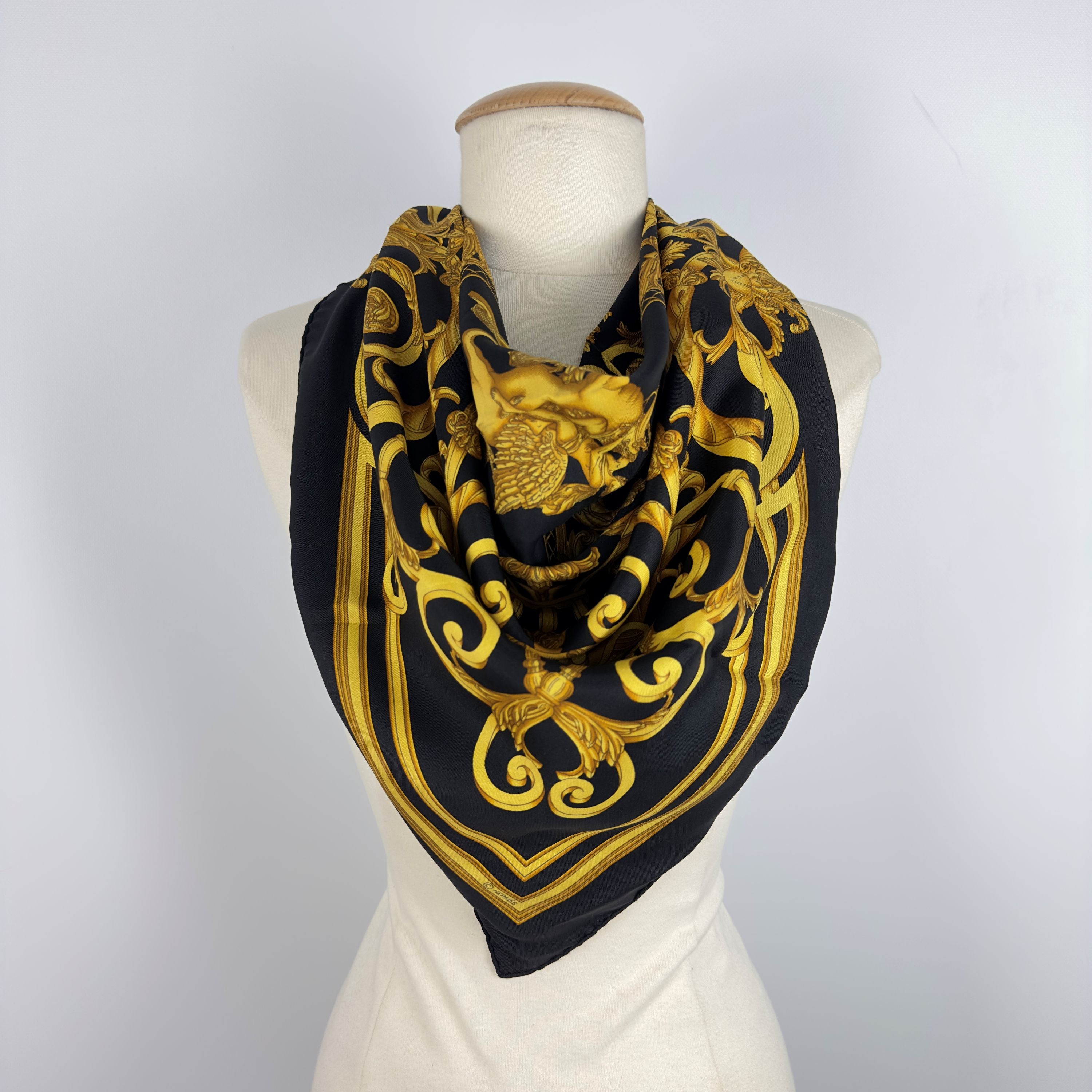 Carré HERMÈS Les Tuileries